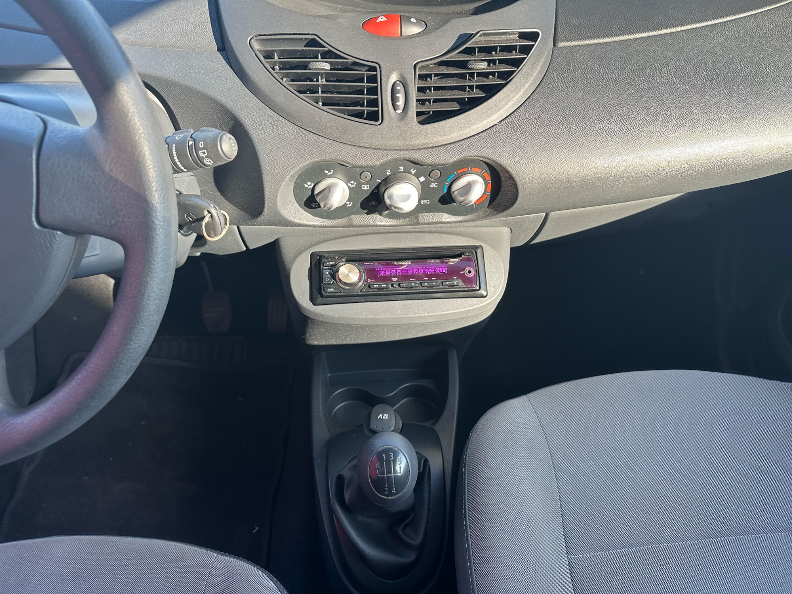 Renault TWINGO I 1.2 75 CH -GARANTIE 12 MOIS — photo 18