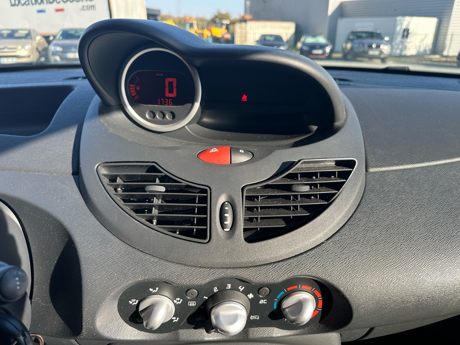 Renault TWINGO I 1.2 75 CH -GARANTIE 12 MOIS — photo 19