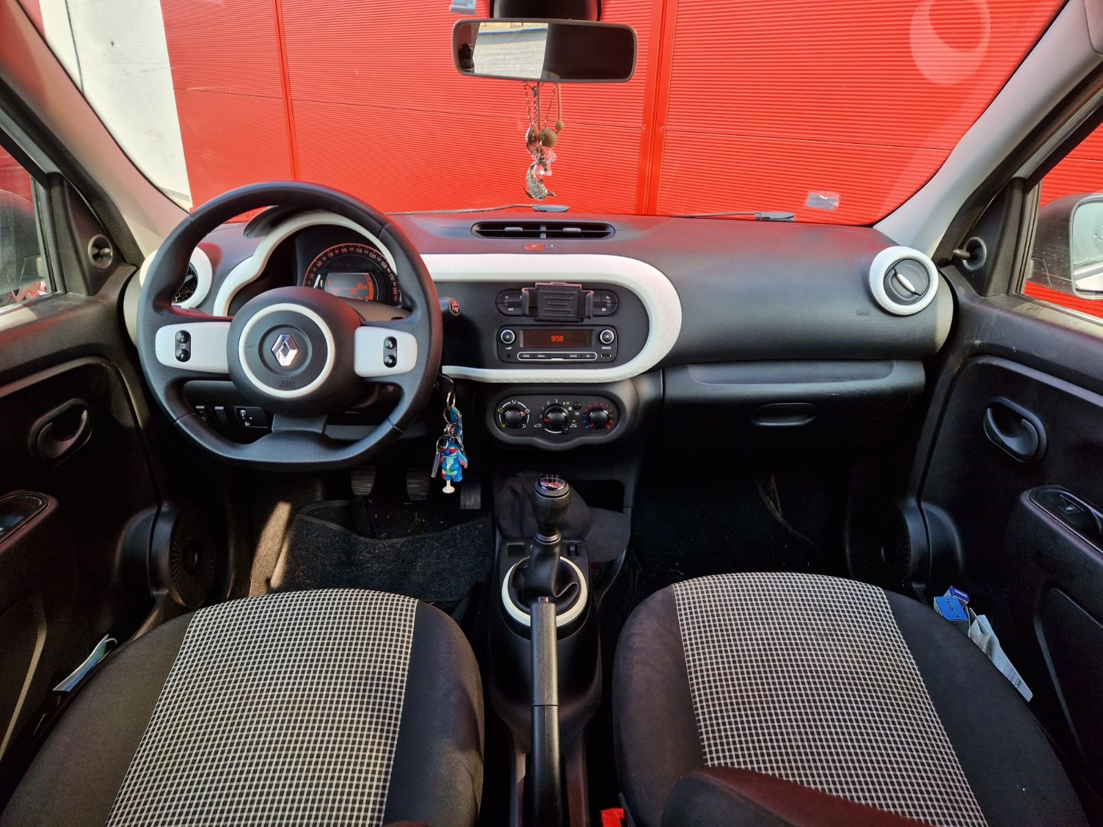 Renault TWINGO III PH 2 1.0 65CV – GARANTIE 12 MOIS — photo 11
