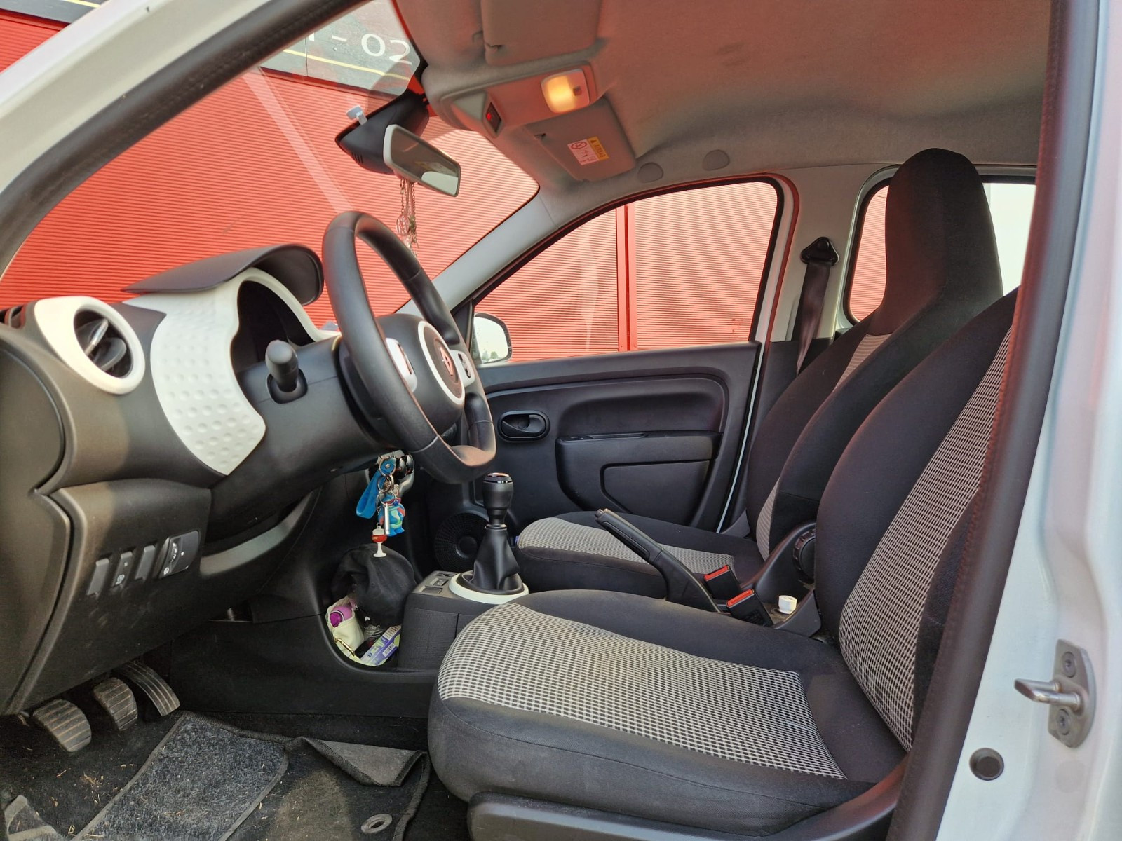 Renault TWINGO III PH 2 1.0 65CV – GARANTIE 12 MOIS — photo 13
