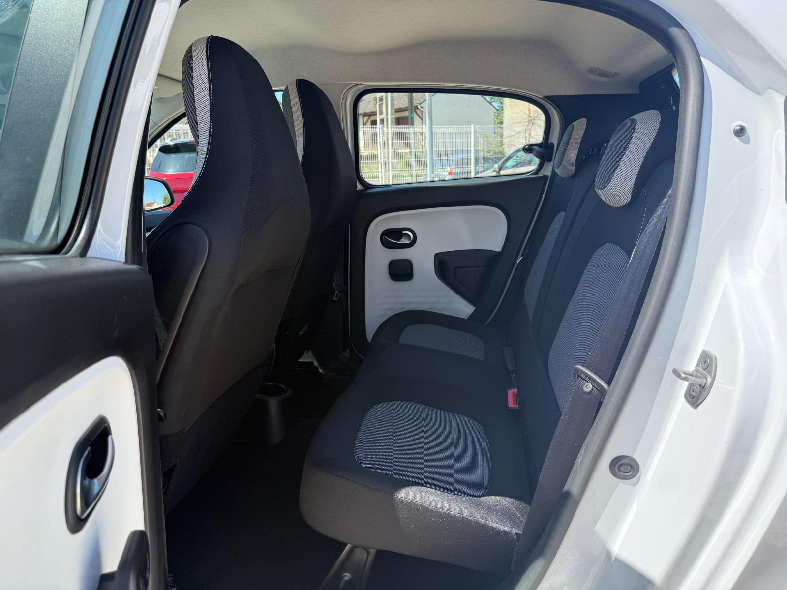 Renault TWINGO III - vue 1