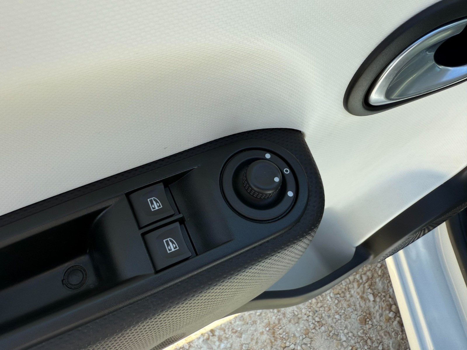 Renault TWINGO III - vue 1