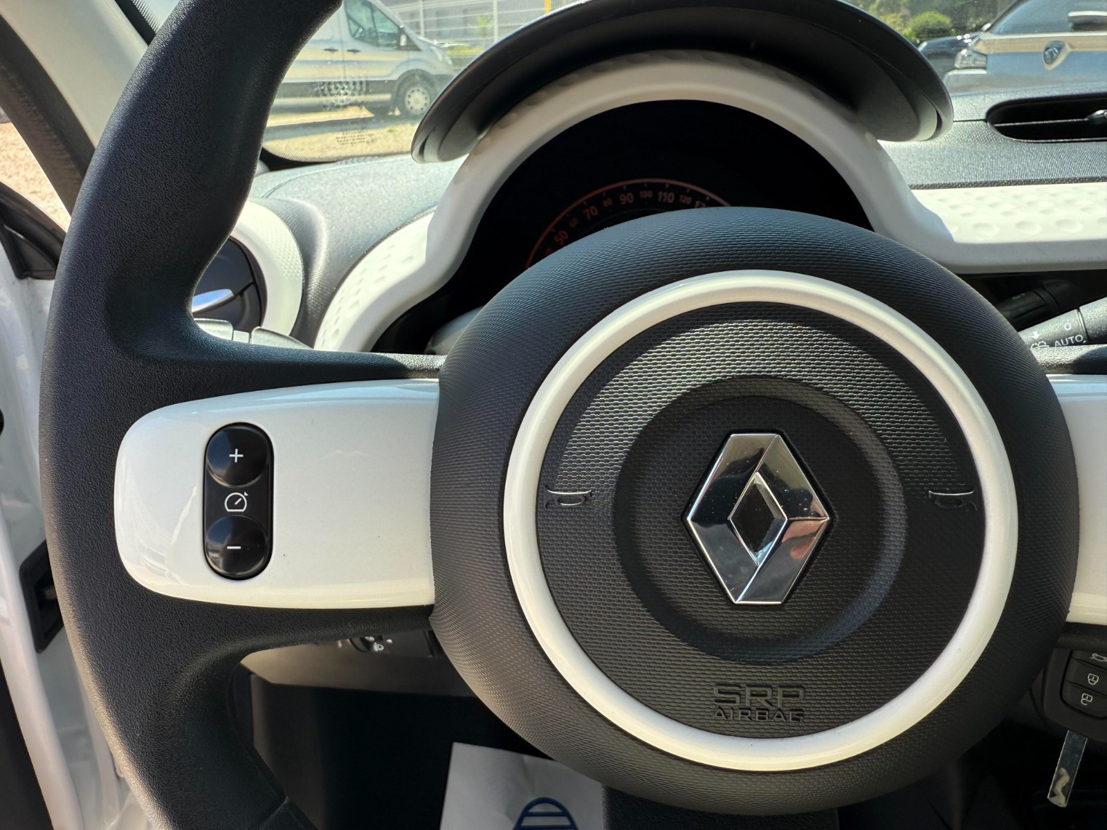 Renault TWINGO III - vue 1