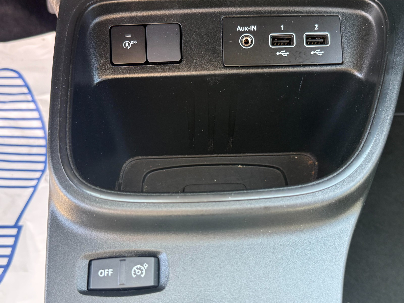 Renault TWINGO III - vue 1