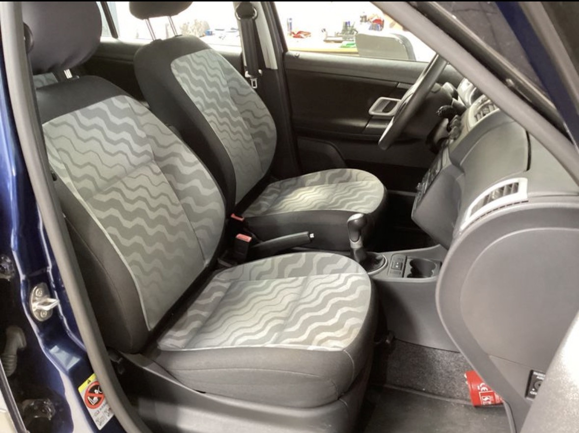 Skoda FABIA BREAK - vue 1