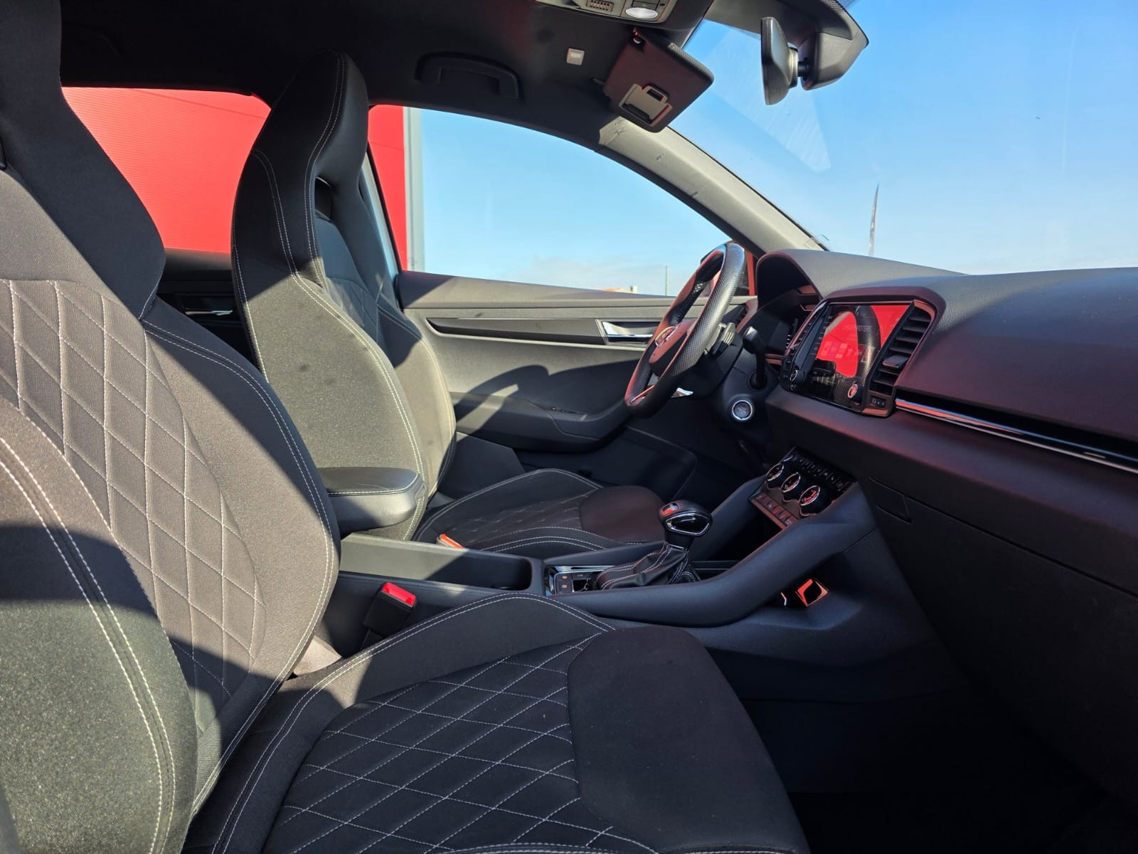 Skoda KAROQ 2.0 TDI 116ch SCR Sportline DSG7 -Garantie 12 mois- — photo 11