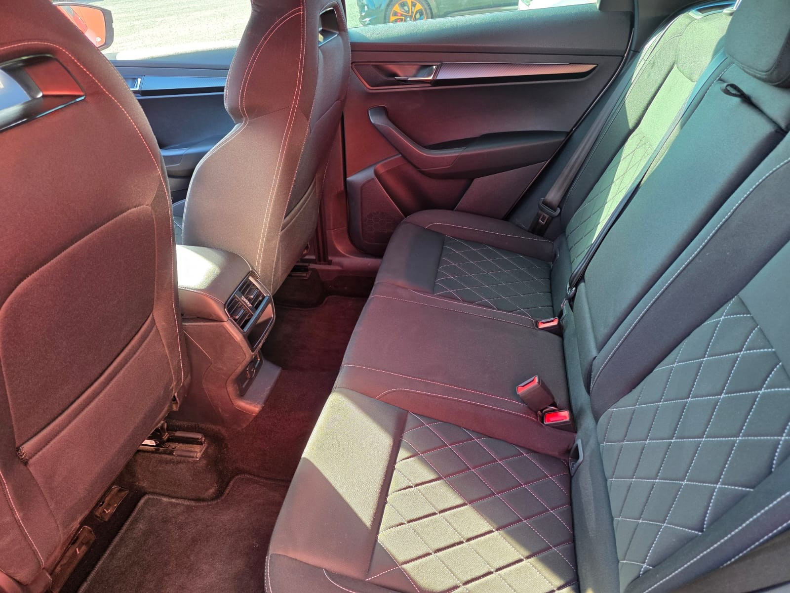 Skoda KAROQ 2.0 TDI 116ch SCR Sportline DSG7 -Garantie 12 mois- — photo 14