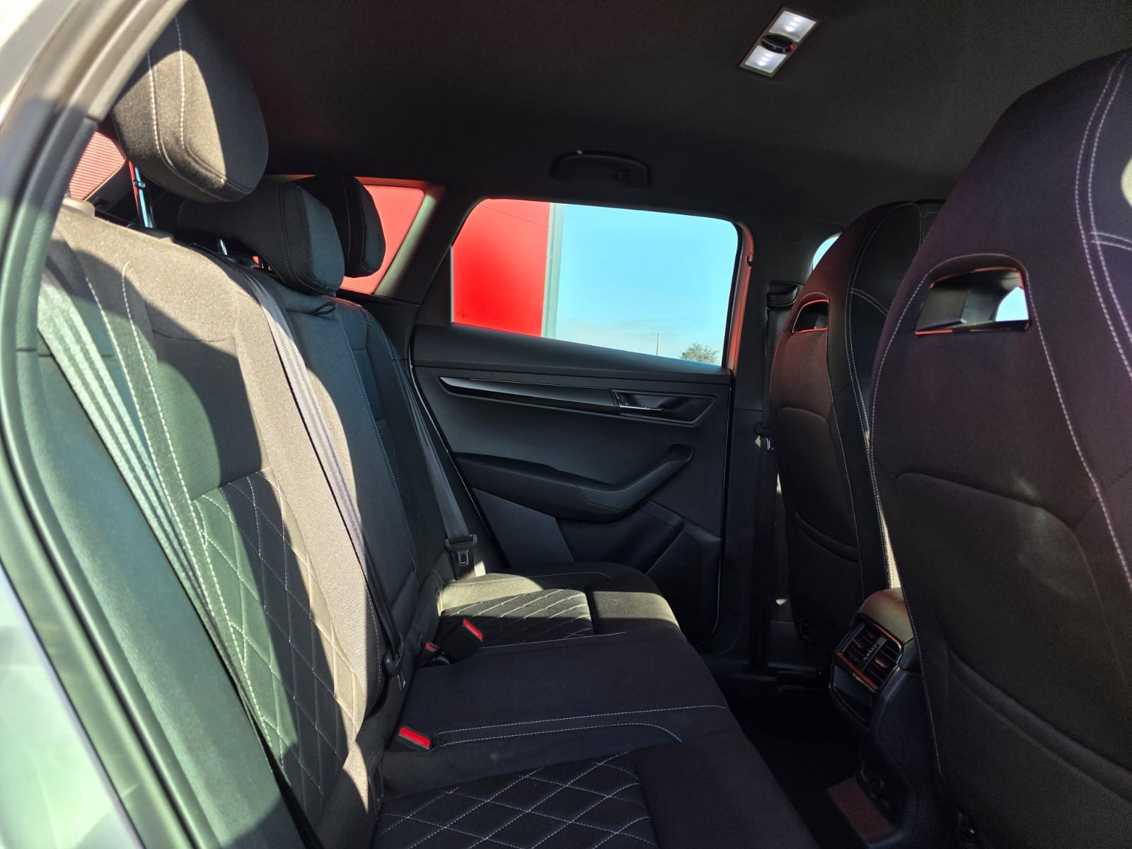Skoda KAROQ 2.0 TDI 116ch SCR Sportline DSG7 -Garantie 12 mois- — photo 15