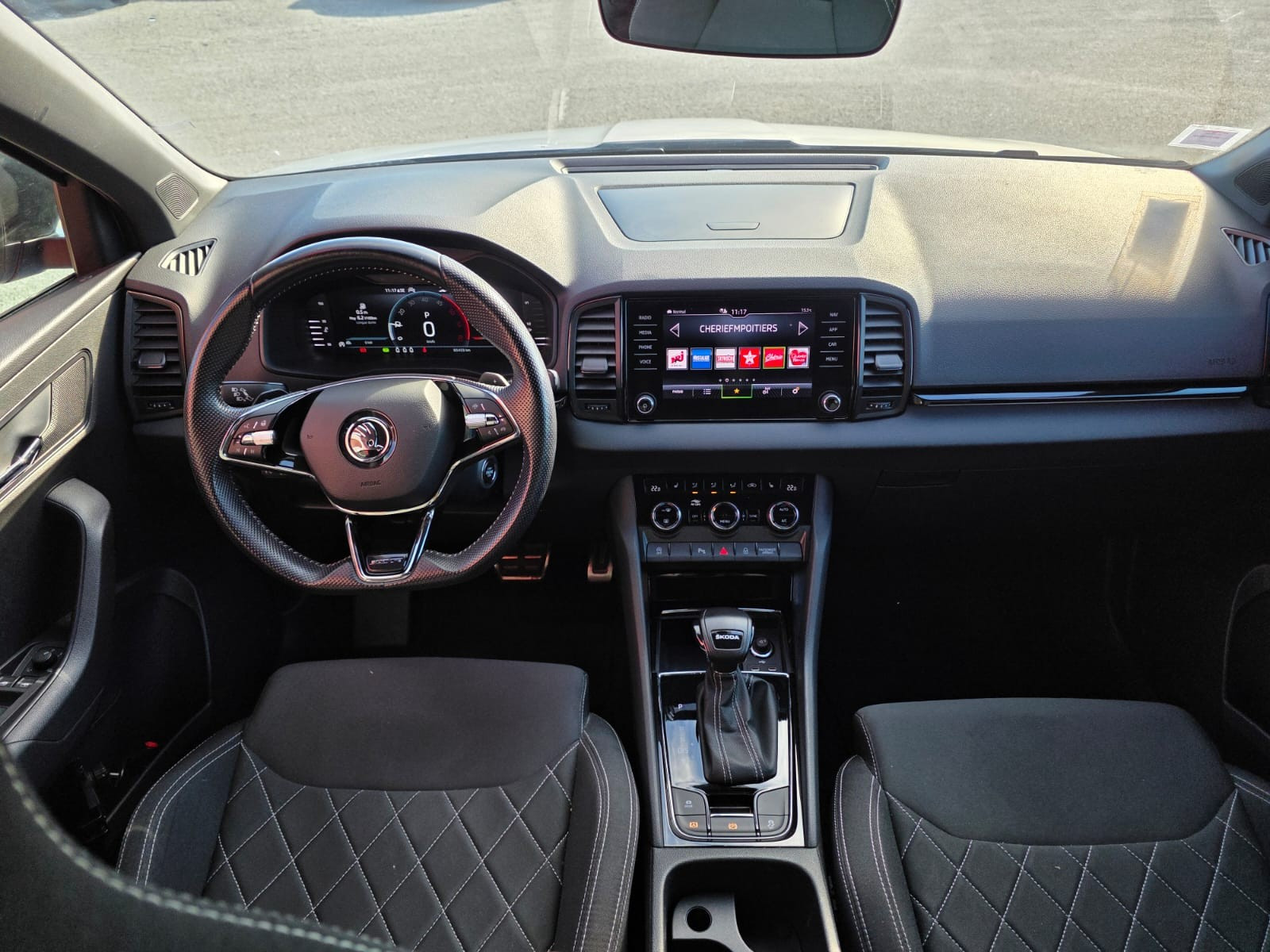 Skoda KAROQ 2.0 TDI 116ch SCR Sportline DSG7 -Garantie 12 mois- — photo 17