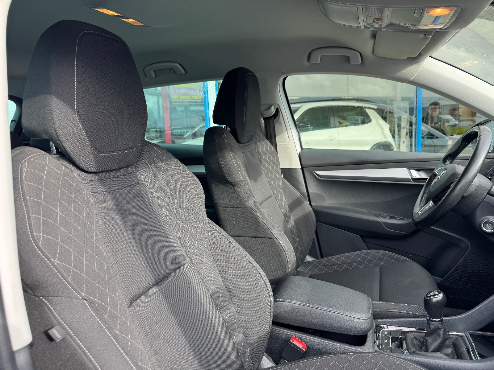Skoda KAROQ AMBITION 1.0L TSI 116CH BVM6 - vue 1