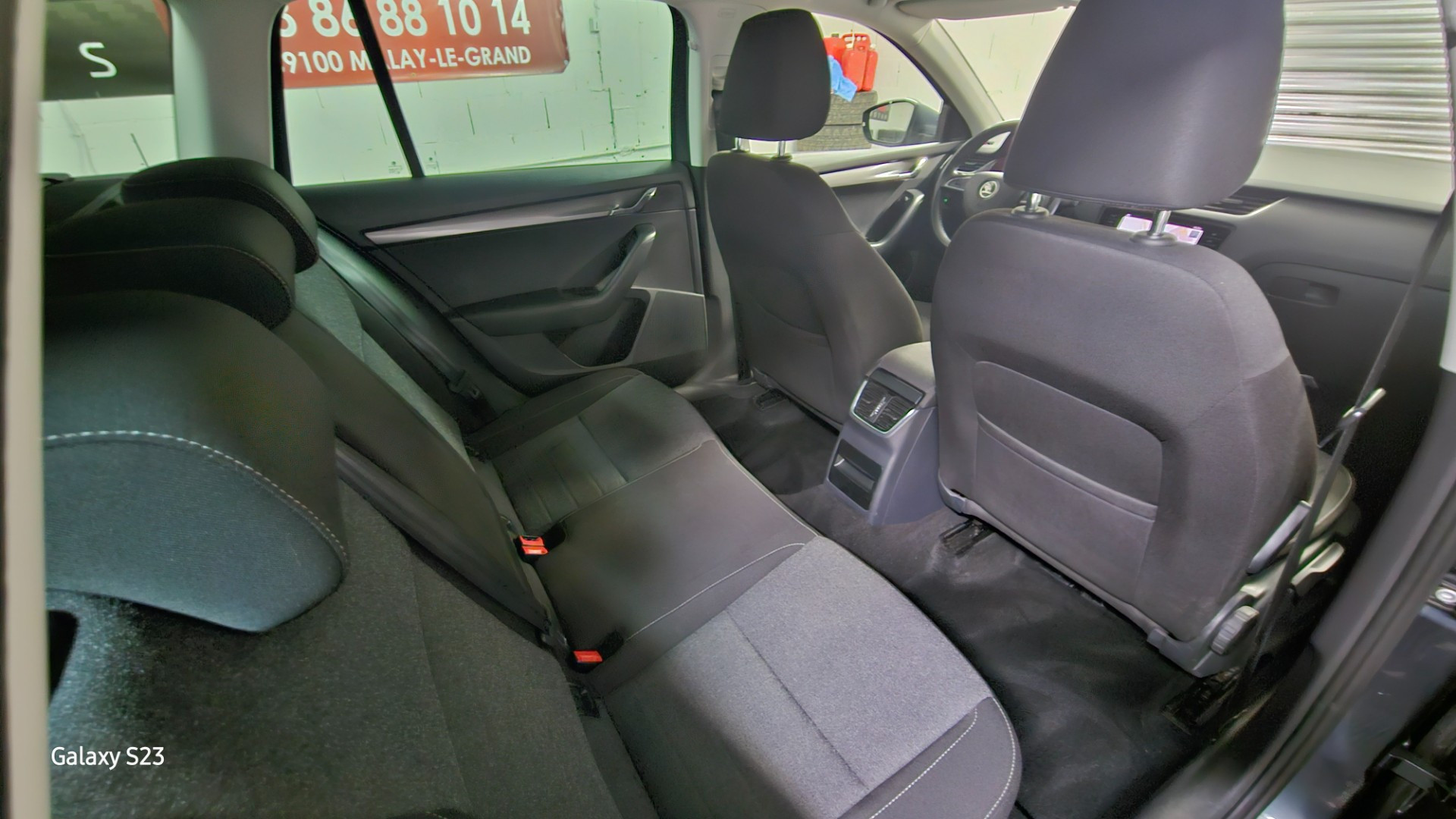 Skoda OCTAVIA BREAK - vue 1