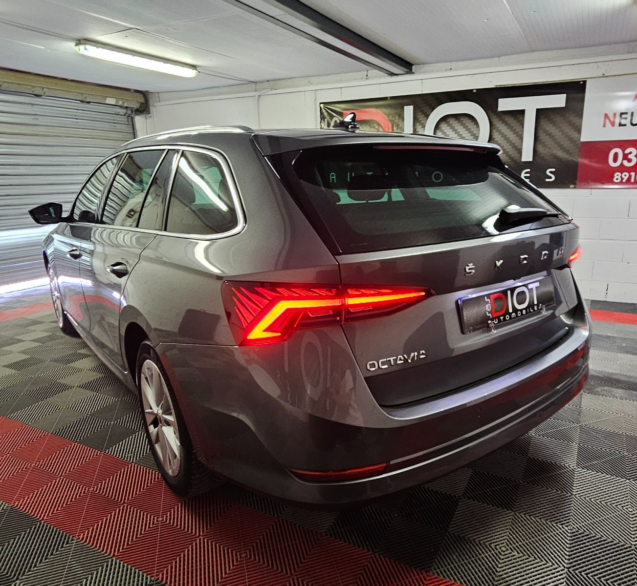 Skoda OCTAVIA BREAK - vue 1