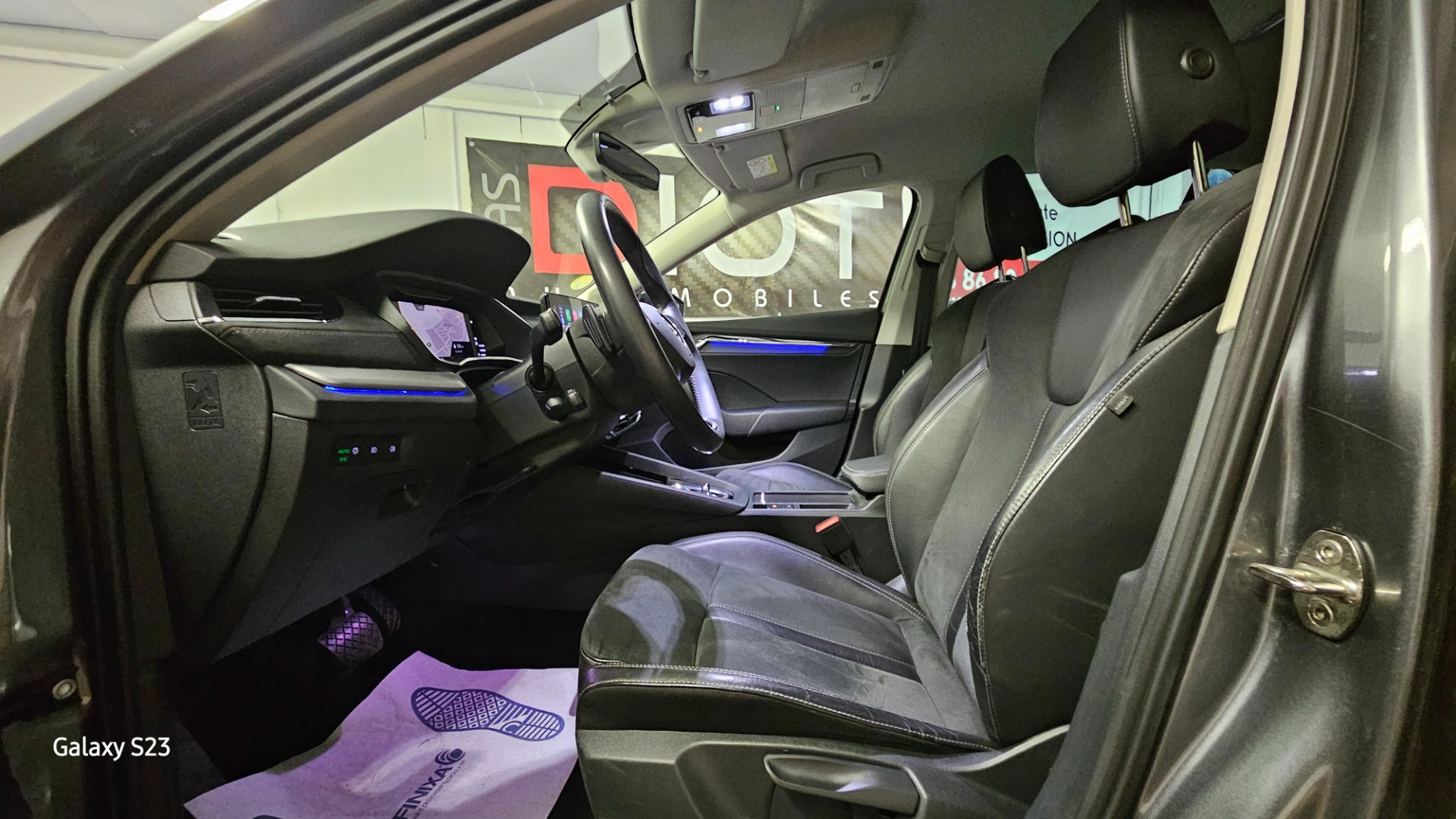Skoda OCTAVIA BREAK - vue 1