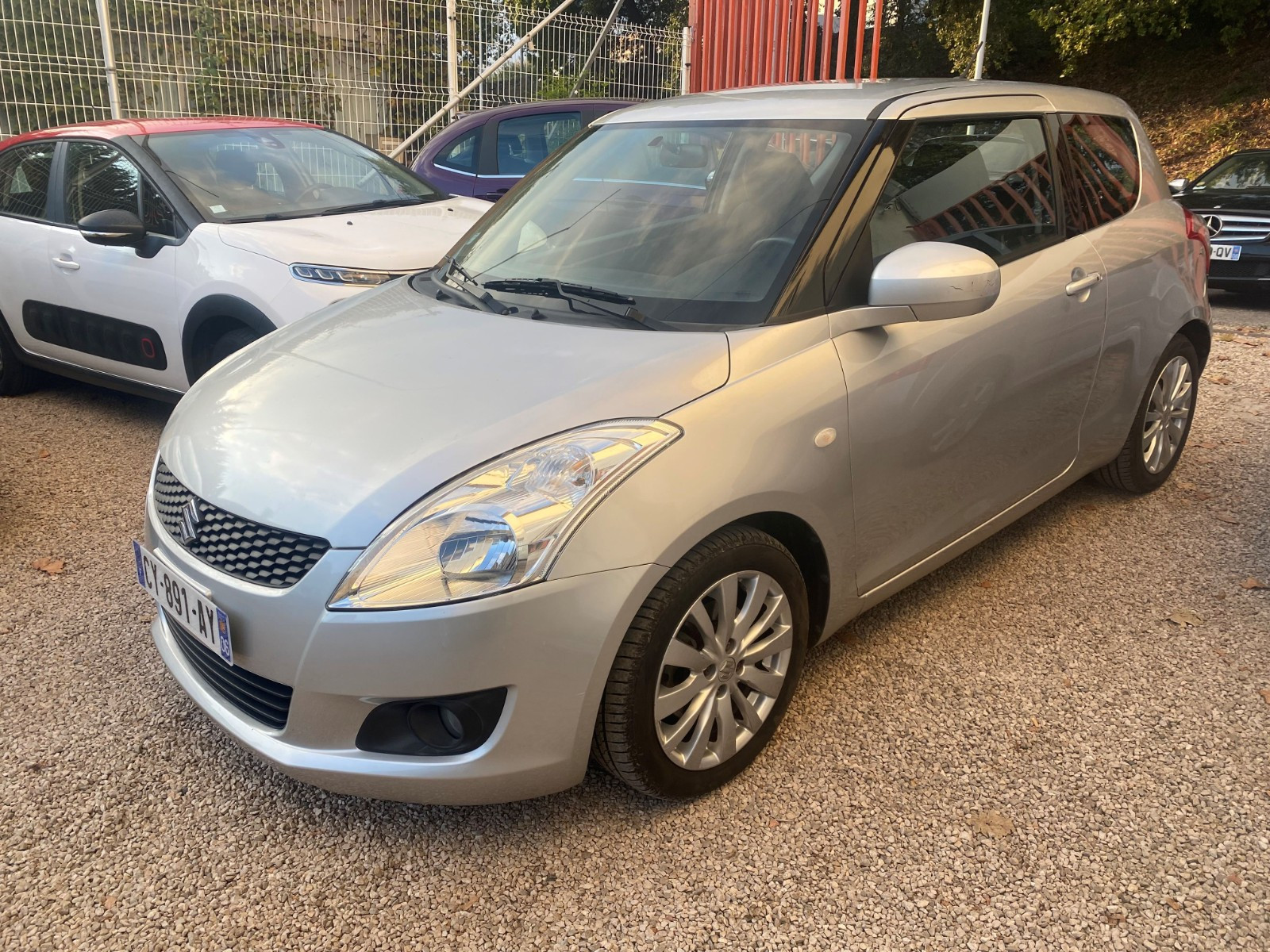 SUZUKI SWIFT