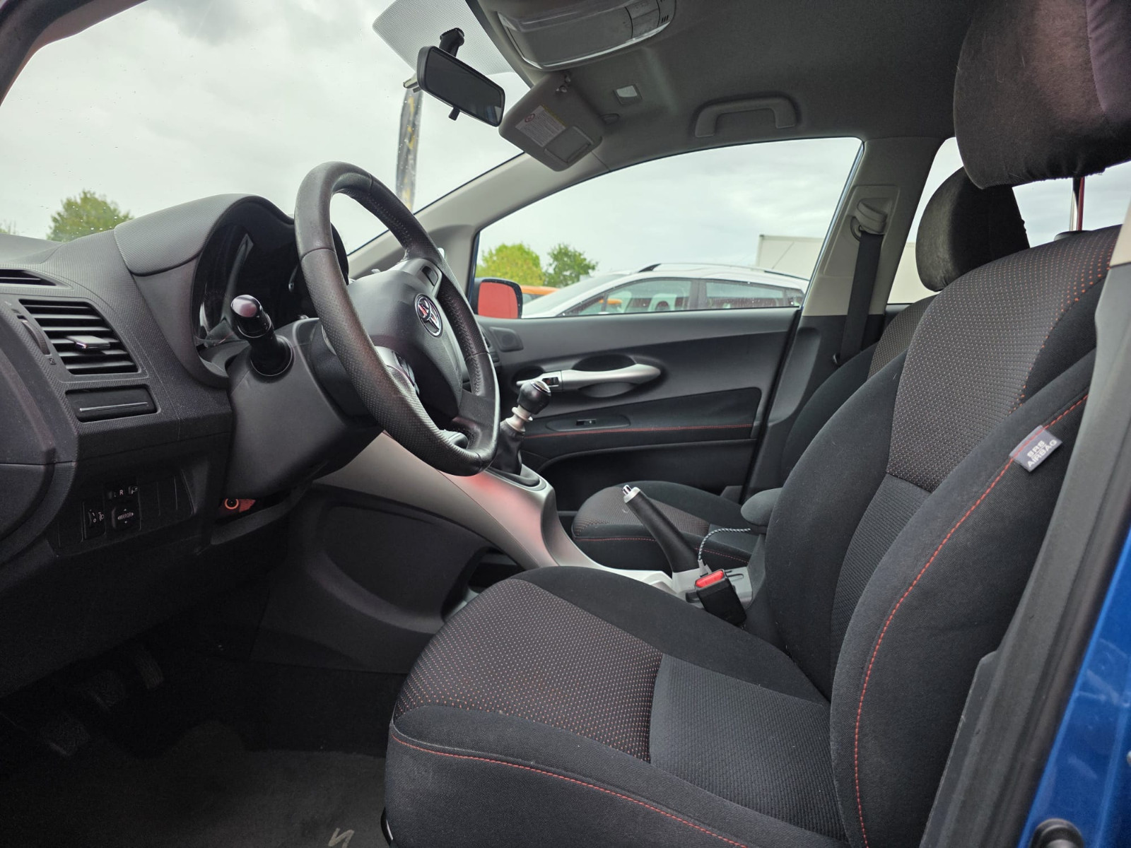 Toyota AURIS 126ch D-4D Sportline 5p – GARANTIE 12 MOIS — photo 10