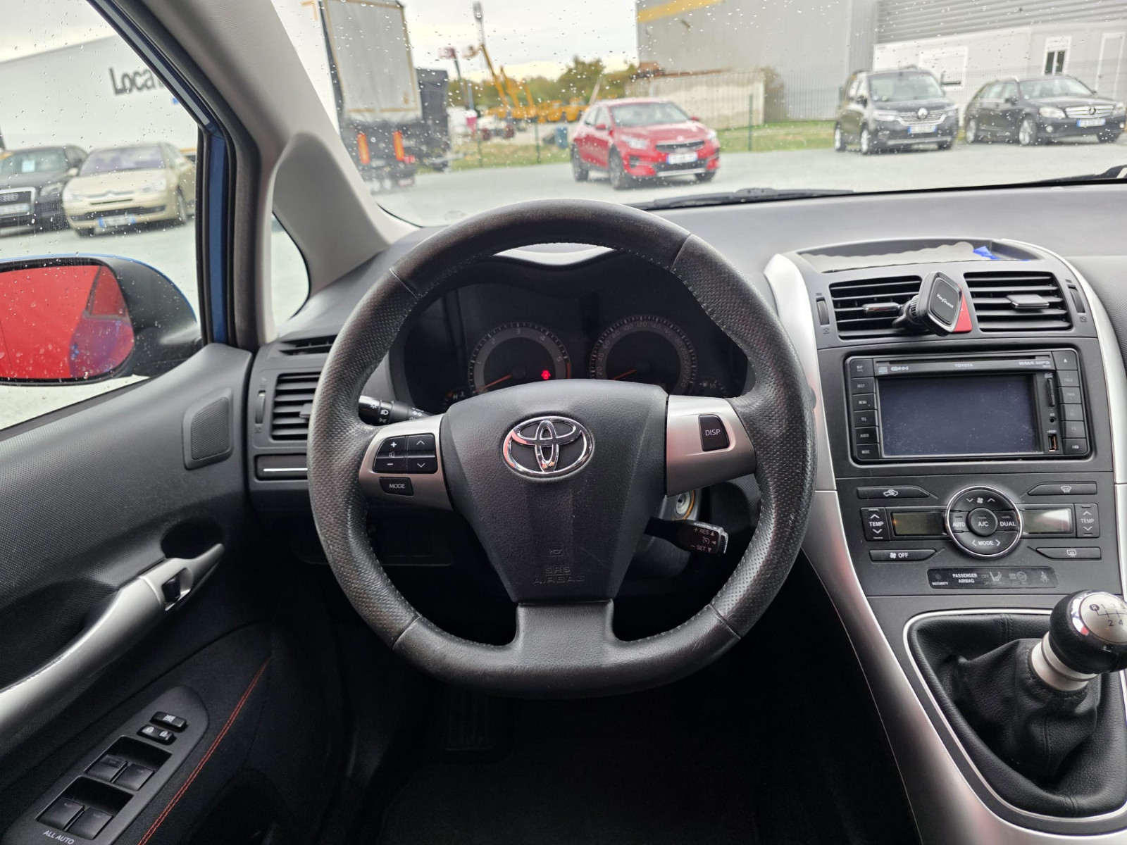 Toyota AURIS 126ch D-4D Sportline 5p – GARANTIE 12 MOIS — photo 18