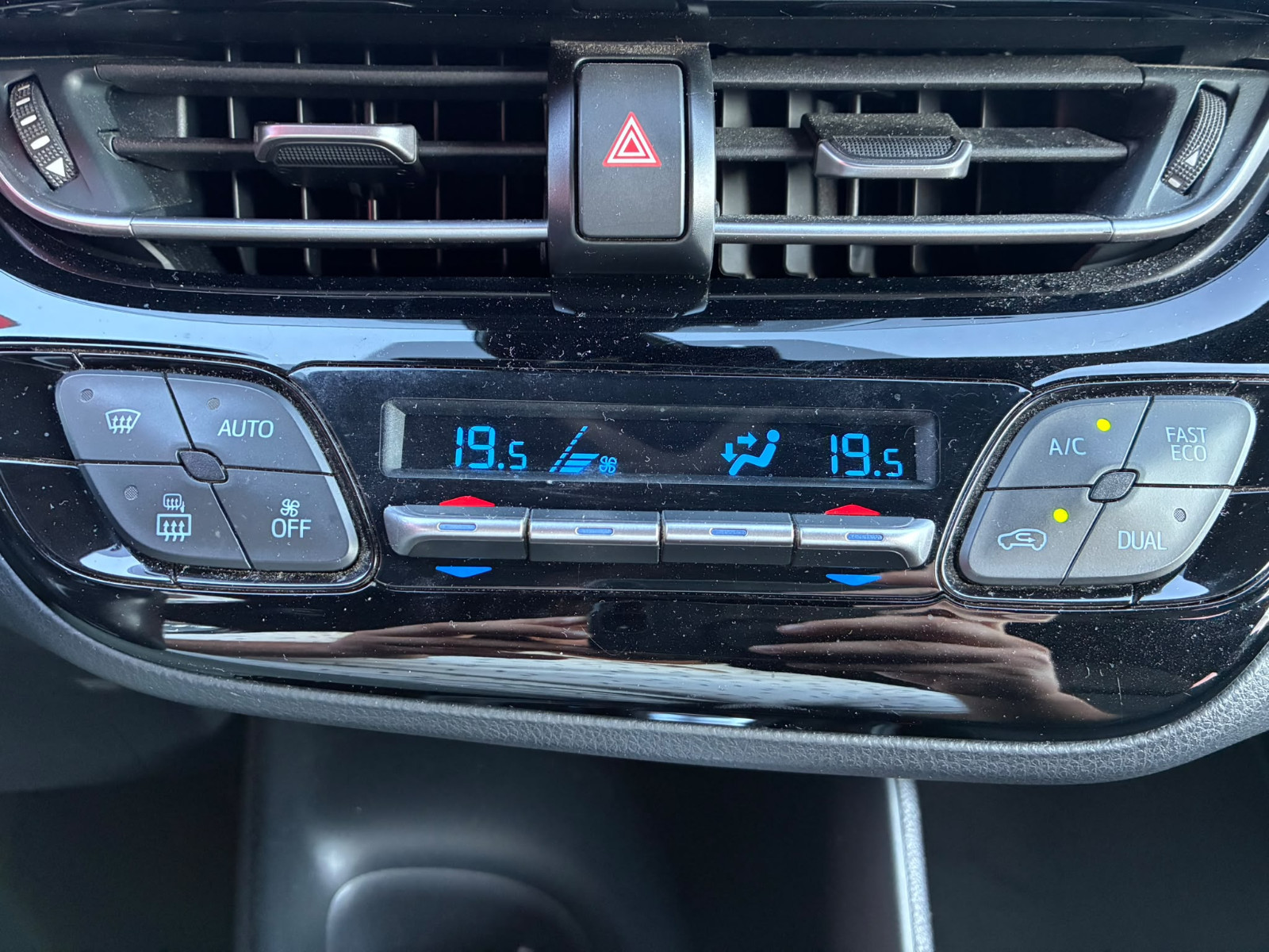 Toyota C-HR 1.8i Hybrid Dynamic CVT 122cv – GARANTIE 12 MOIS — photo 28