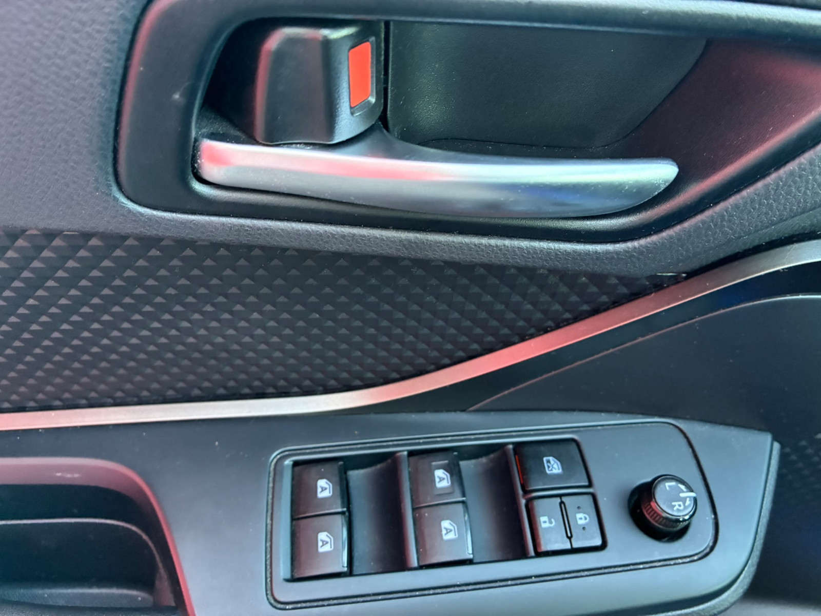 Toyota C-HR 1.8i Hybrid Dynamic CVT 122cv – GARANTIE 12 MOIS — photo 29
