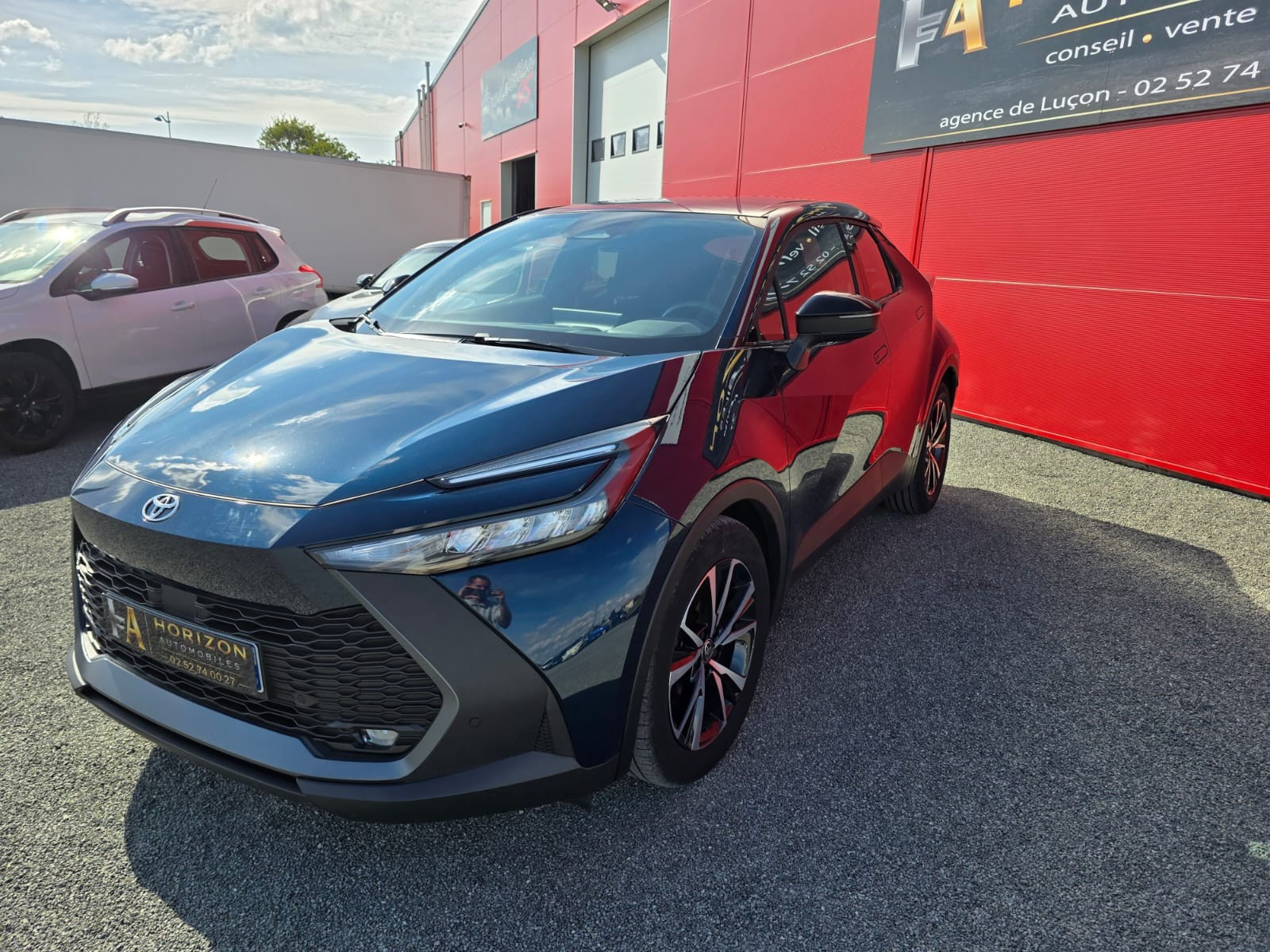 Toyota C-HR 1.8 Hybride 140 ch Design MY25 ***1ere Main*** — photo 3