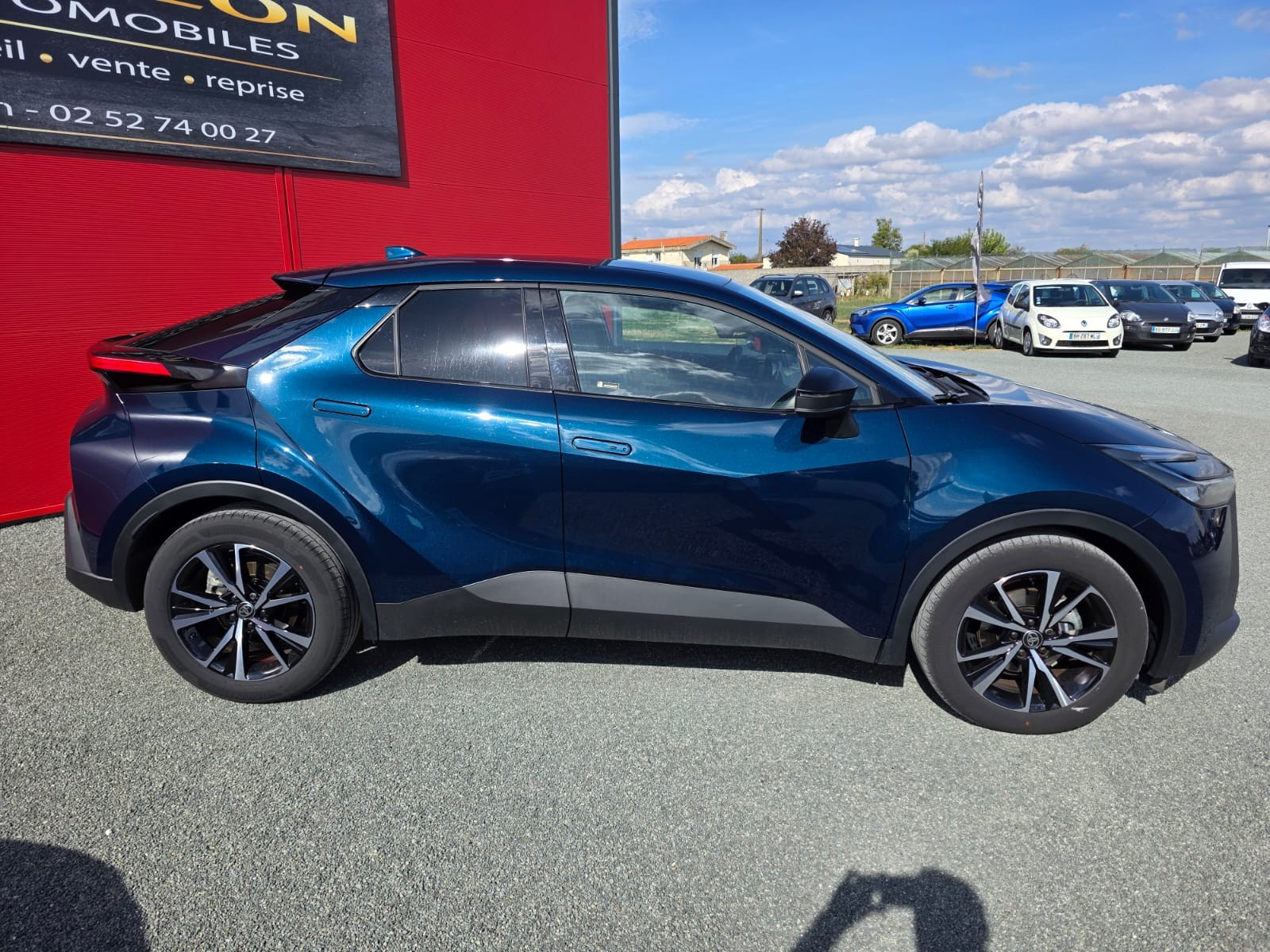 Toyota C-HR 1.8 Hybride 140 ch Design MY25 ***1ere Main*** — photo 4
