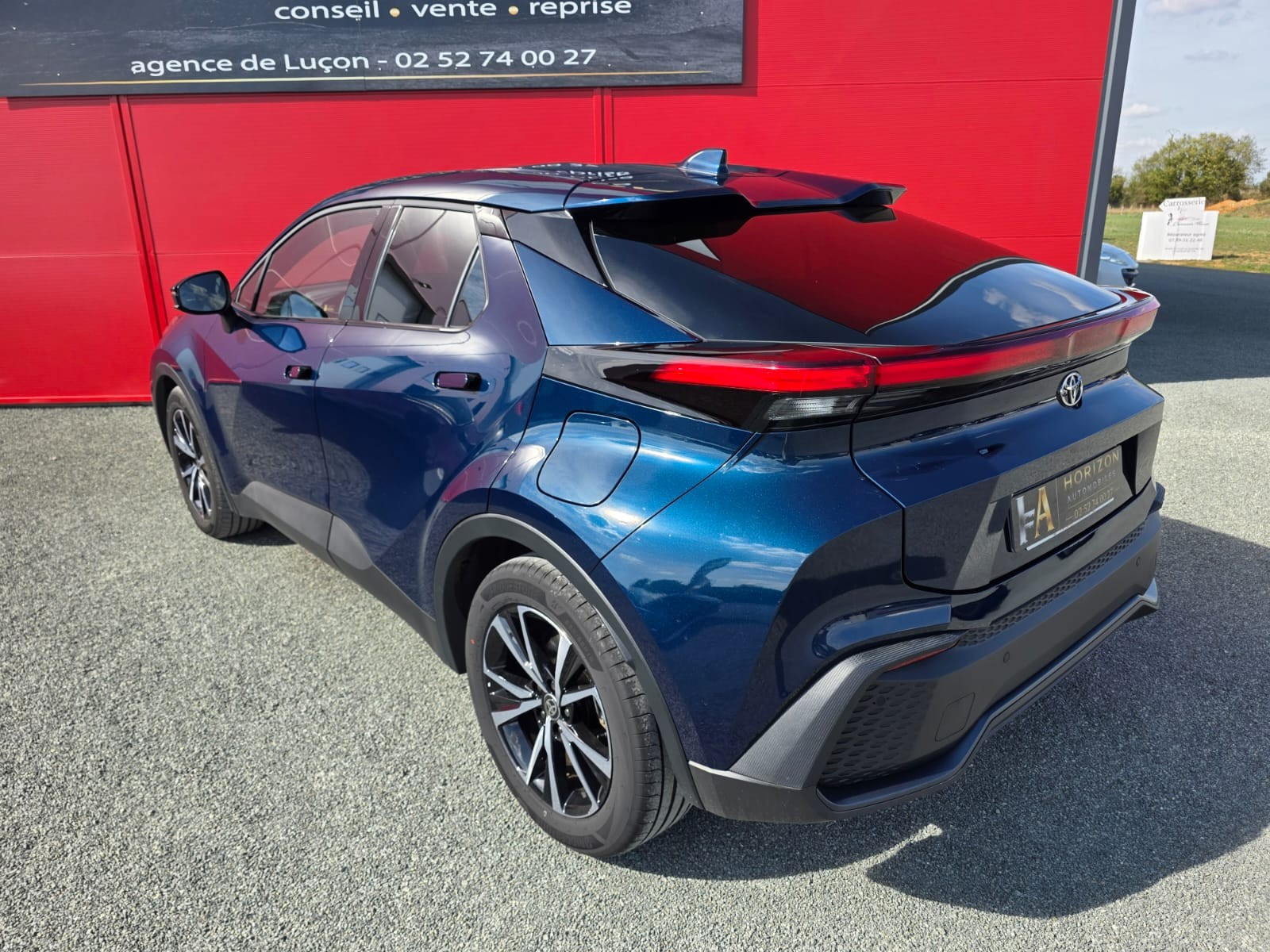 Toyota C-HR 1.8 Hybride 140 ch Design MY25 ***1ere Main*** — photo 5