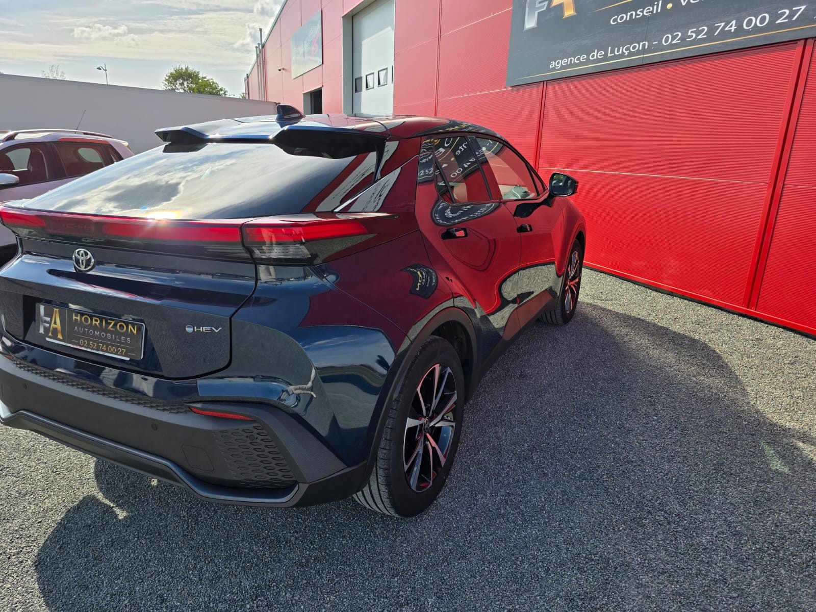 Toyota C-HR 1.8 Hybride 140 ch Design MY25 ***1ere Main*** — photo 7
