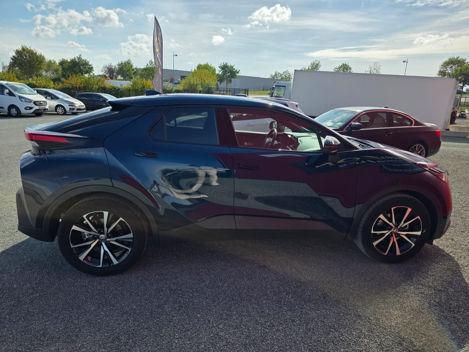 Toyota C-HR 1.8 Hybride 140 ch Design MY25 ***1ere Main*** — photo 8