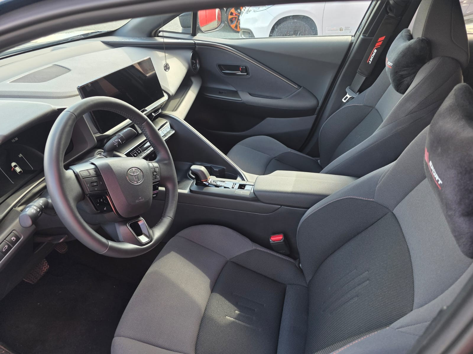 Toyota C-HR 1.8 Hybride 140 ch Design MY25 ***1ere Main*** — photo 12