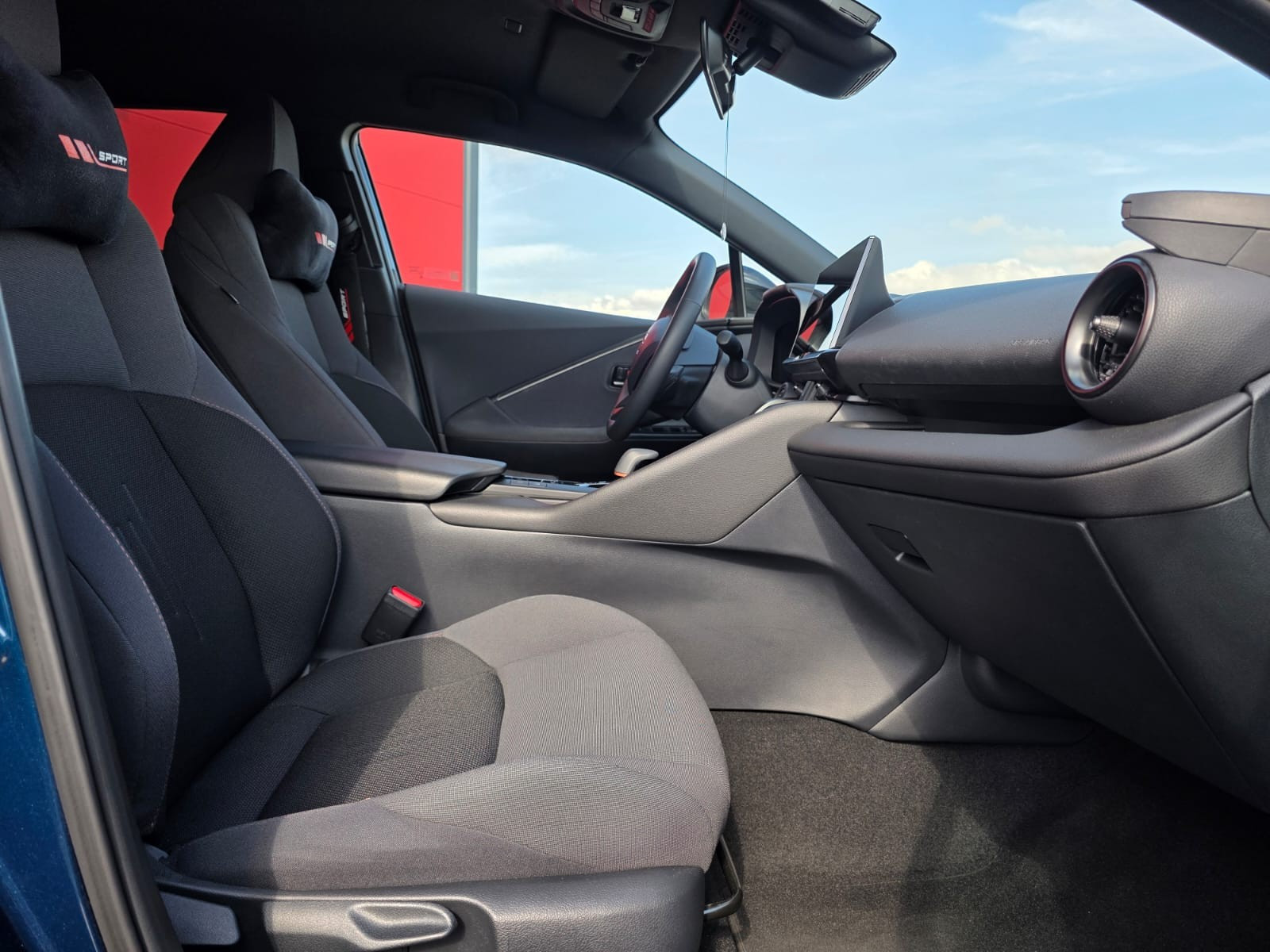 Toyota C-HR 1.8 Hybride 140 ch Design MY25 ***1ere Main*** — photo 13