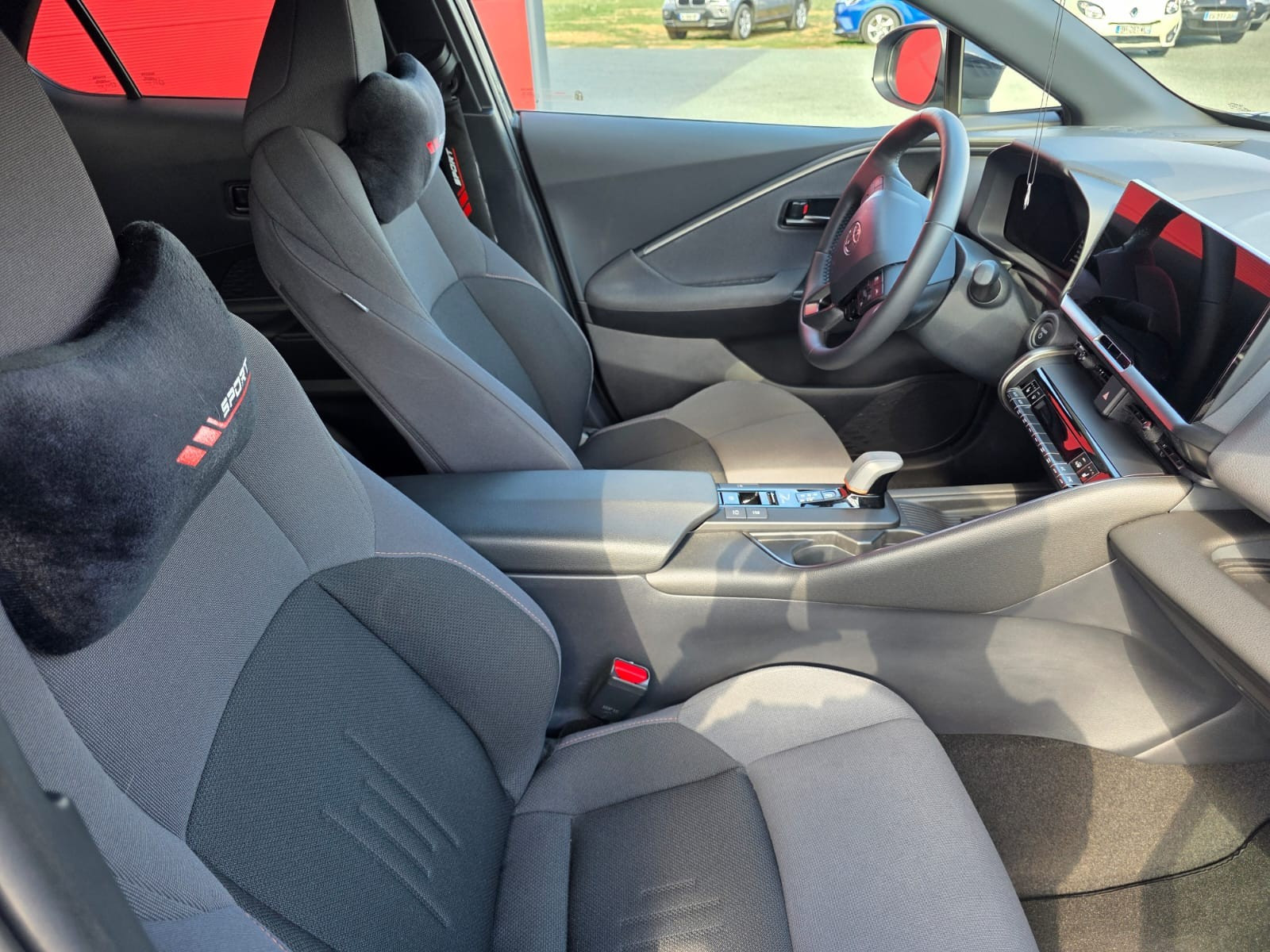 Toyota C-HR 1.8 Hybride 140 ch Design MY25 ***1ere Main*** — photo 14