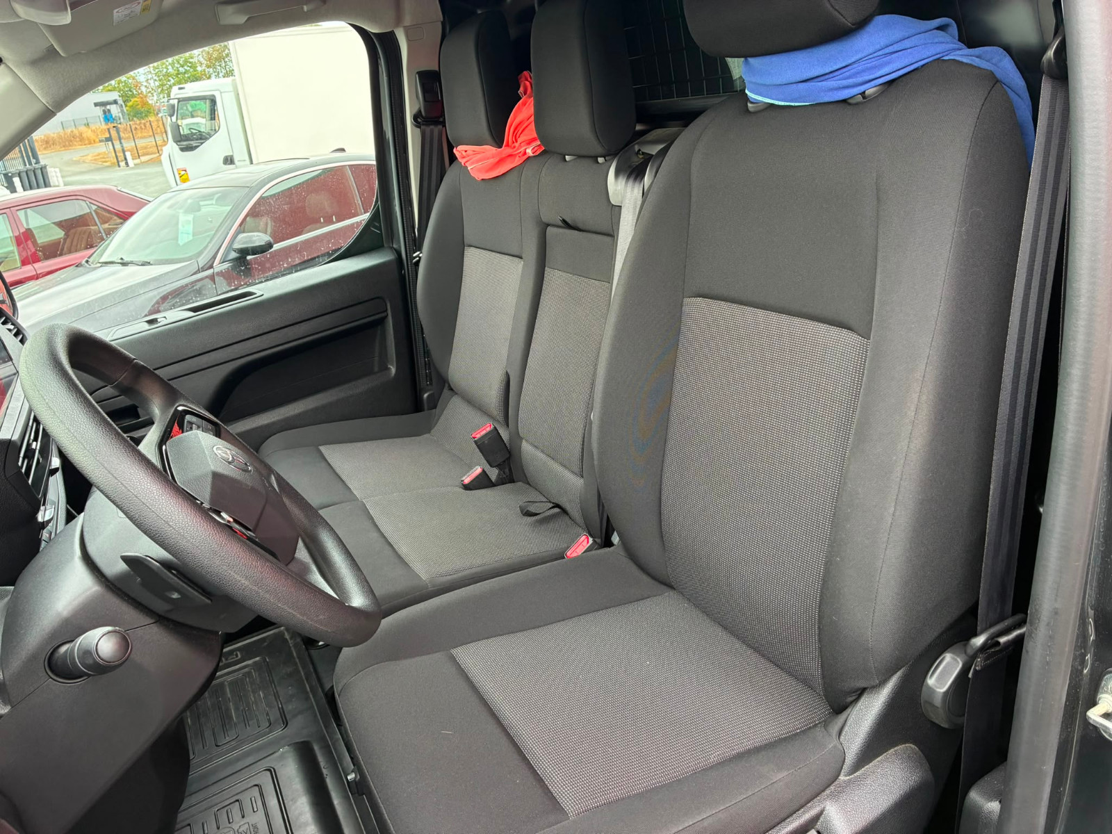 Toyota PROACE 2.0 D-4D BVA START PACK CONFORT ATTELAGE – GARANTIE 5 ANS* — photo 12