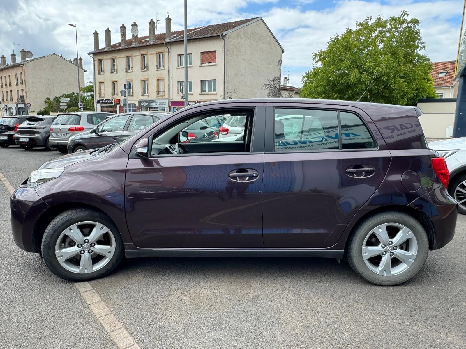 Toyota URBAN CRUISER - vue 1
