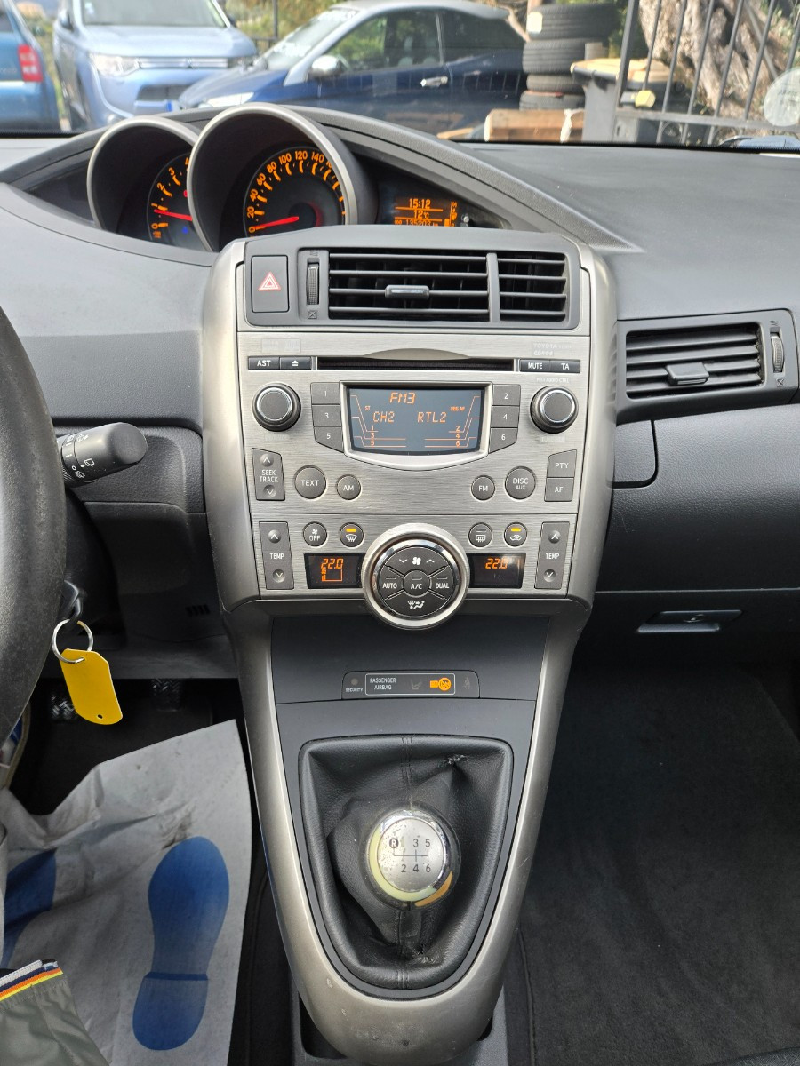Toyota VERSO - vue 1