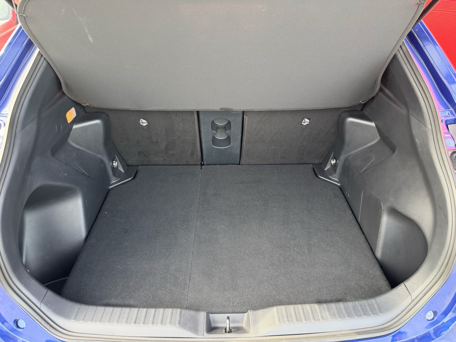 Toyota Yaris 116h Design MY22 — photo 22