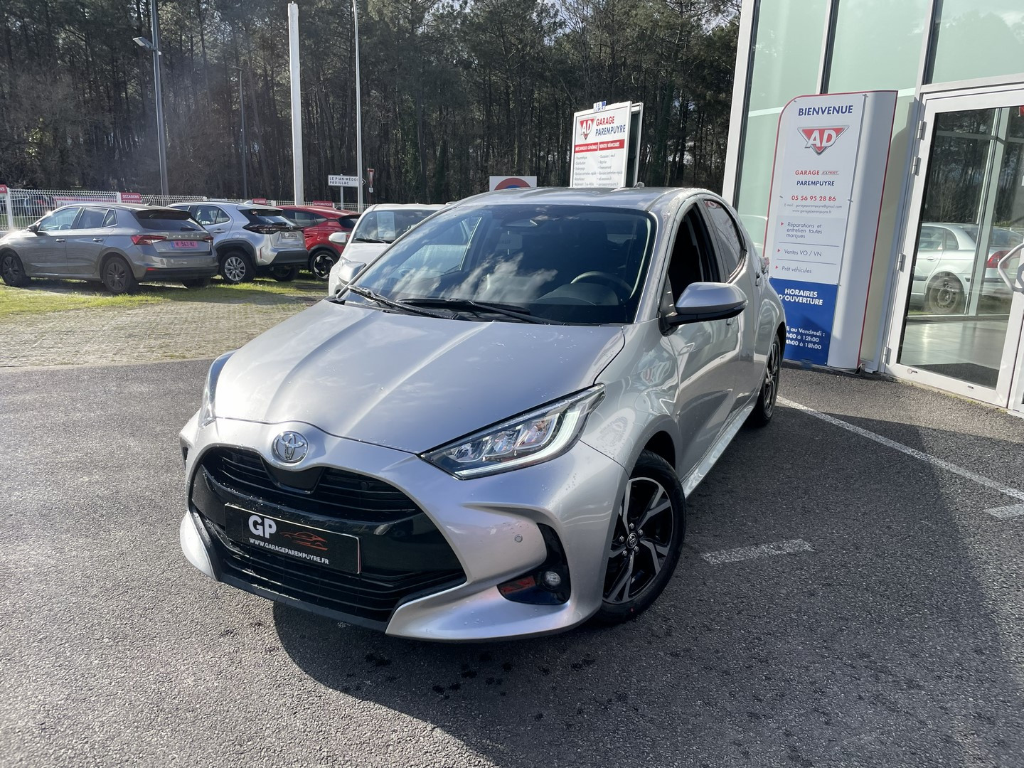 Toyota YARIS DESIGN 116 HYBRIDE