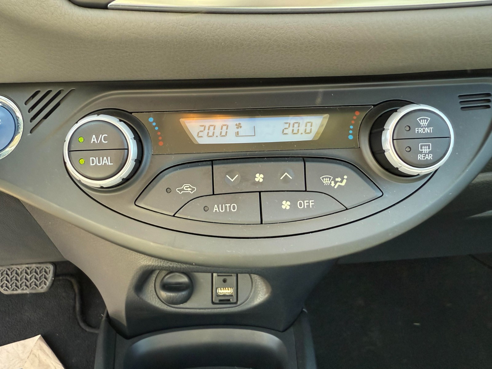 Toyota Yaris - vue 1
