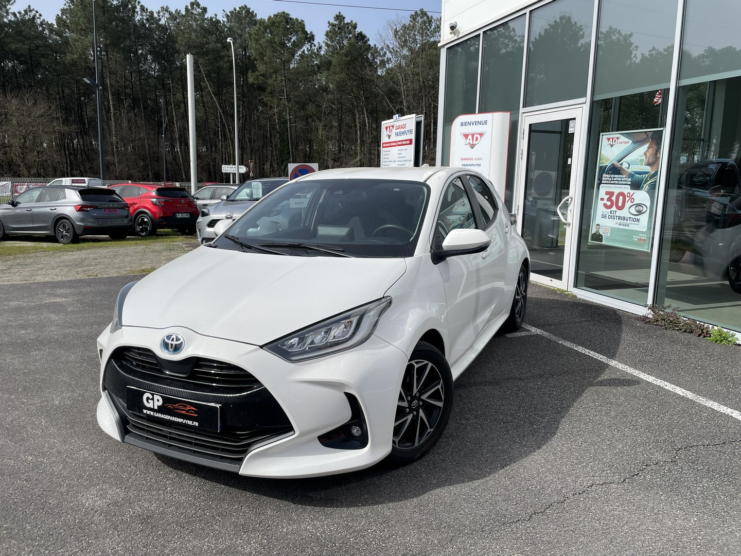 Toyota YARIS HYBRIDE DESIGN 116