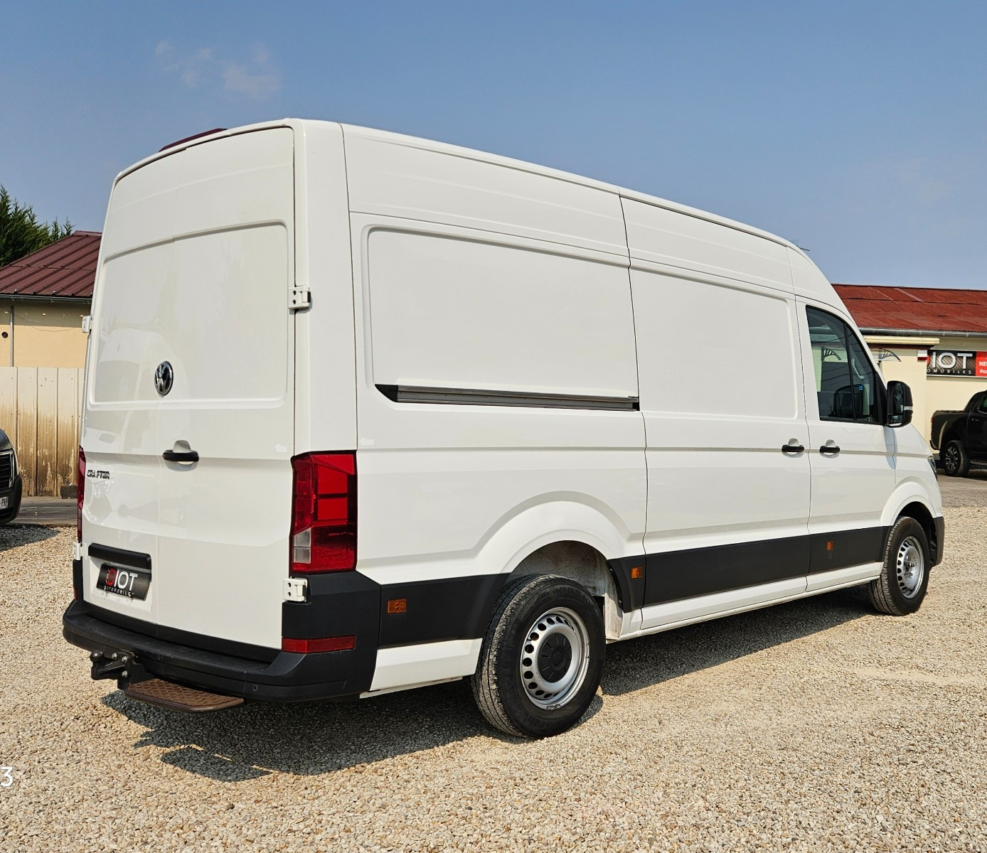 Volkswagen CRAFTER FOURGON - vue 1