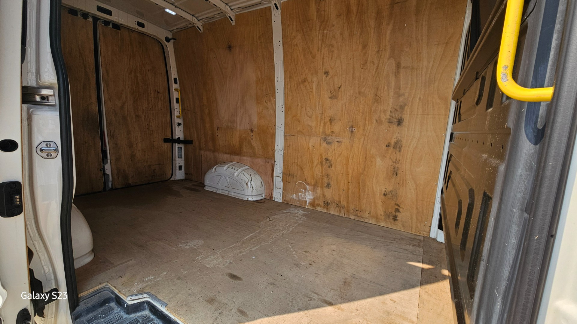 Volkswagen CRAFTER FOURGON - vue 1