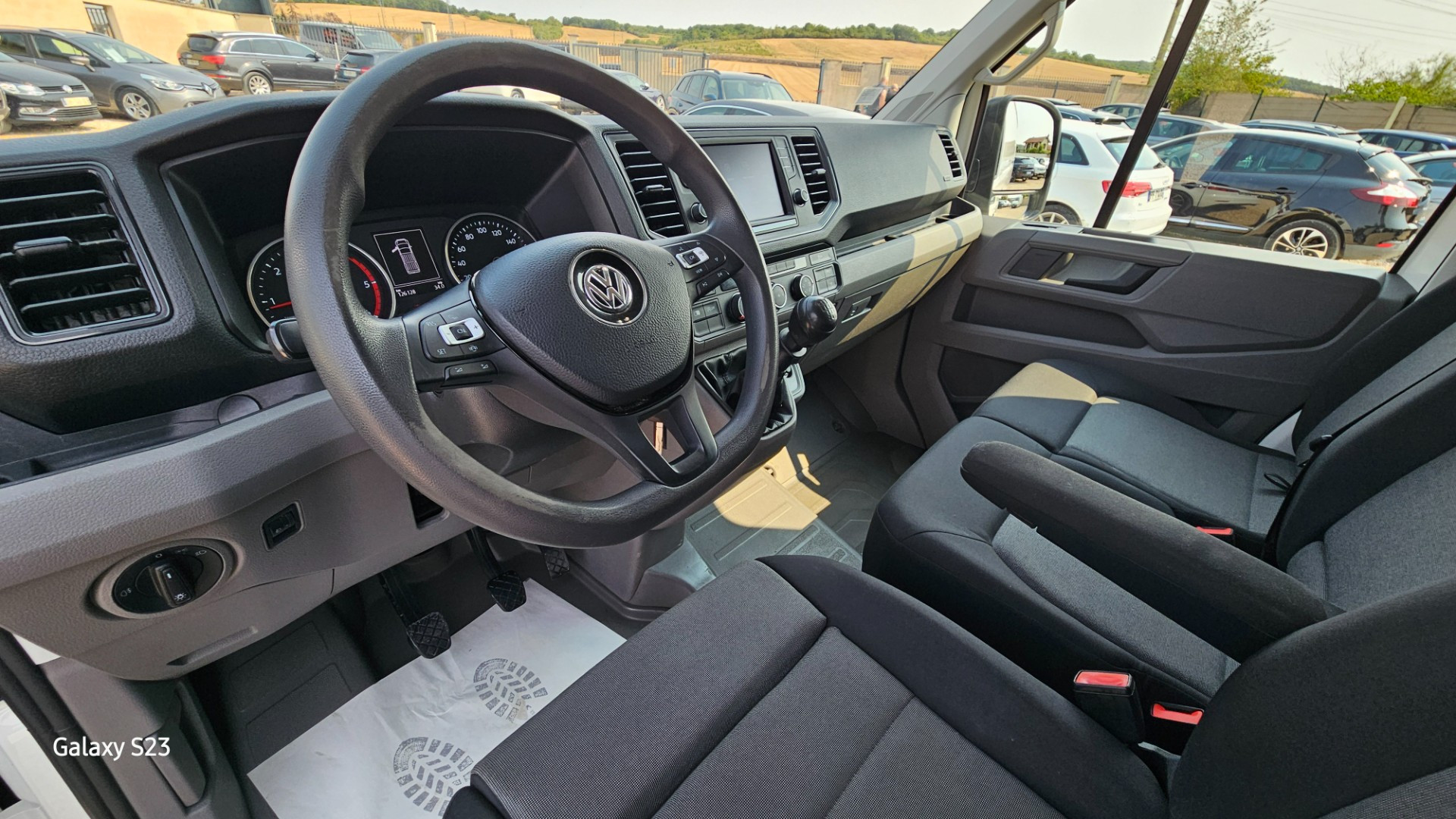 Volkswagen CRAFTER FOURGON - vue 1