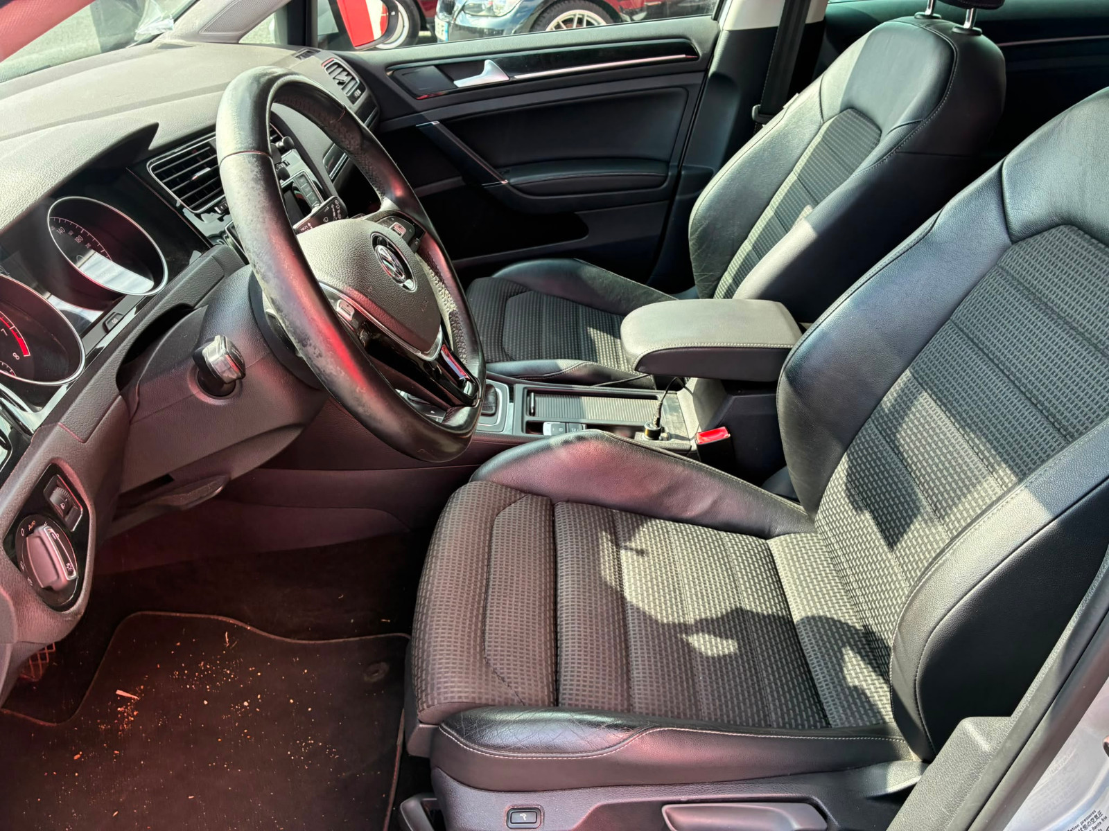 Volkswagen Golf VII Berline Cup BMT 1.4 TSI Blue Motion DSG7 150 cv – GARANTIE 12 MOIS — photo 11