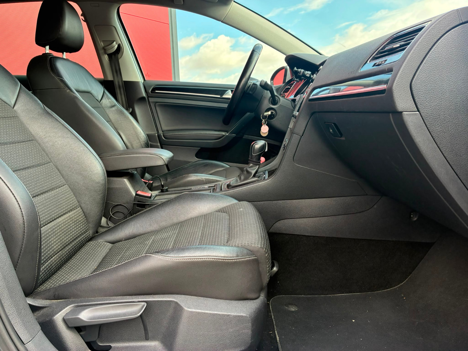 Volkswagen Golf VII Berline Cup BMT 1.4 TSI Blue Motion DSG7 150 cv – GARANTIE 12 MOIS — photo 14