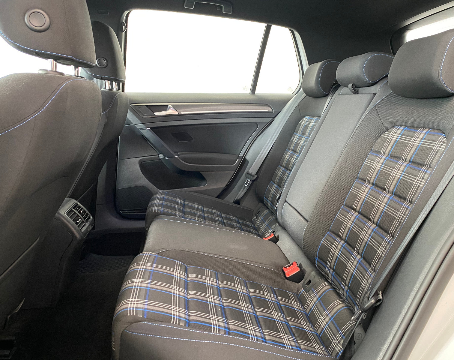 Volkswagen GOLF VII - vue 1