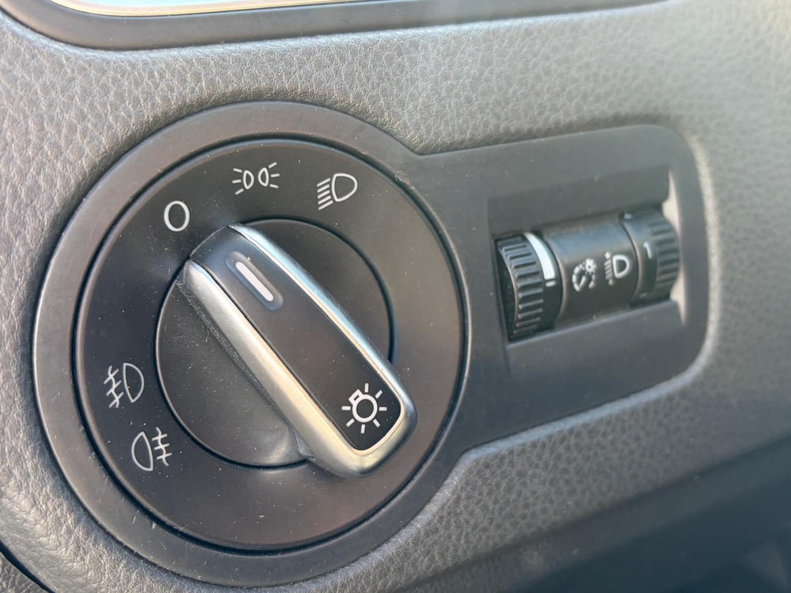 Volkswagen POLO V - vue 1