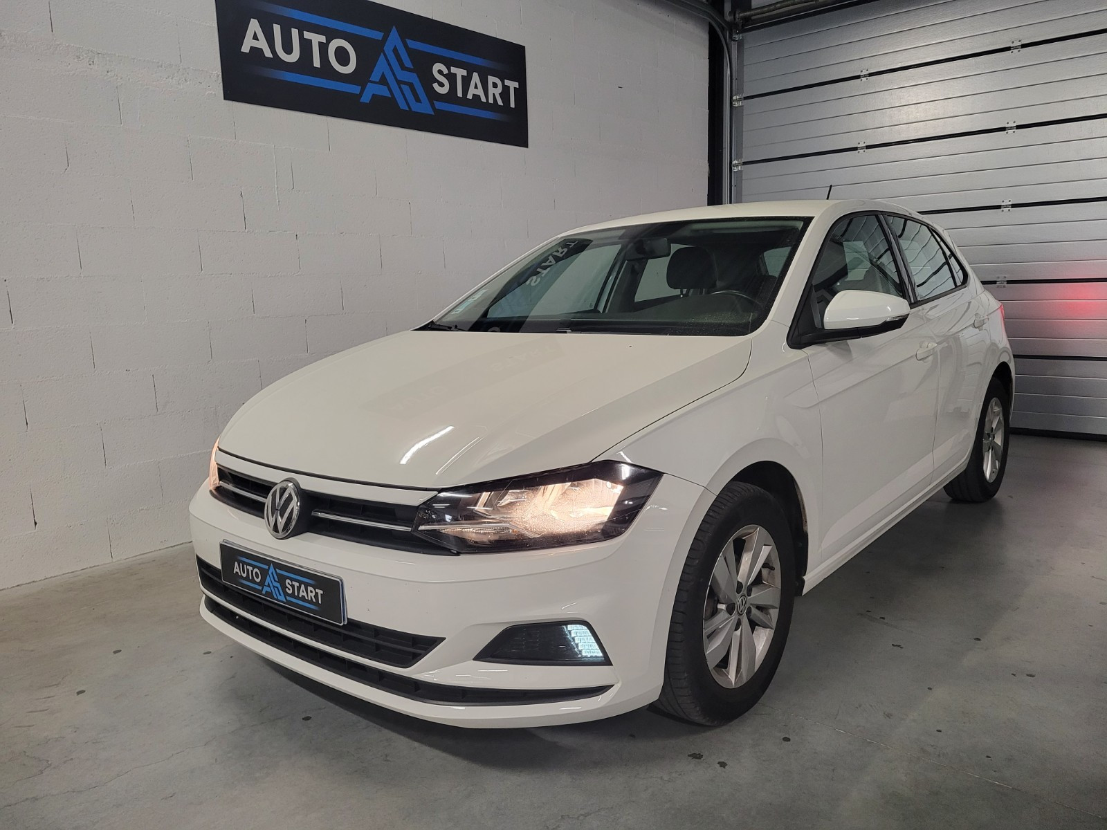 Volkswagen Polo VI Confortline Business