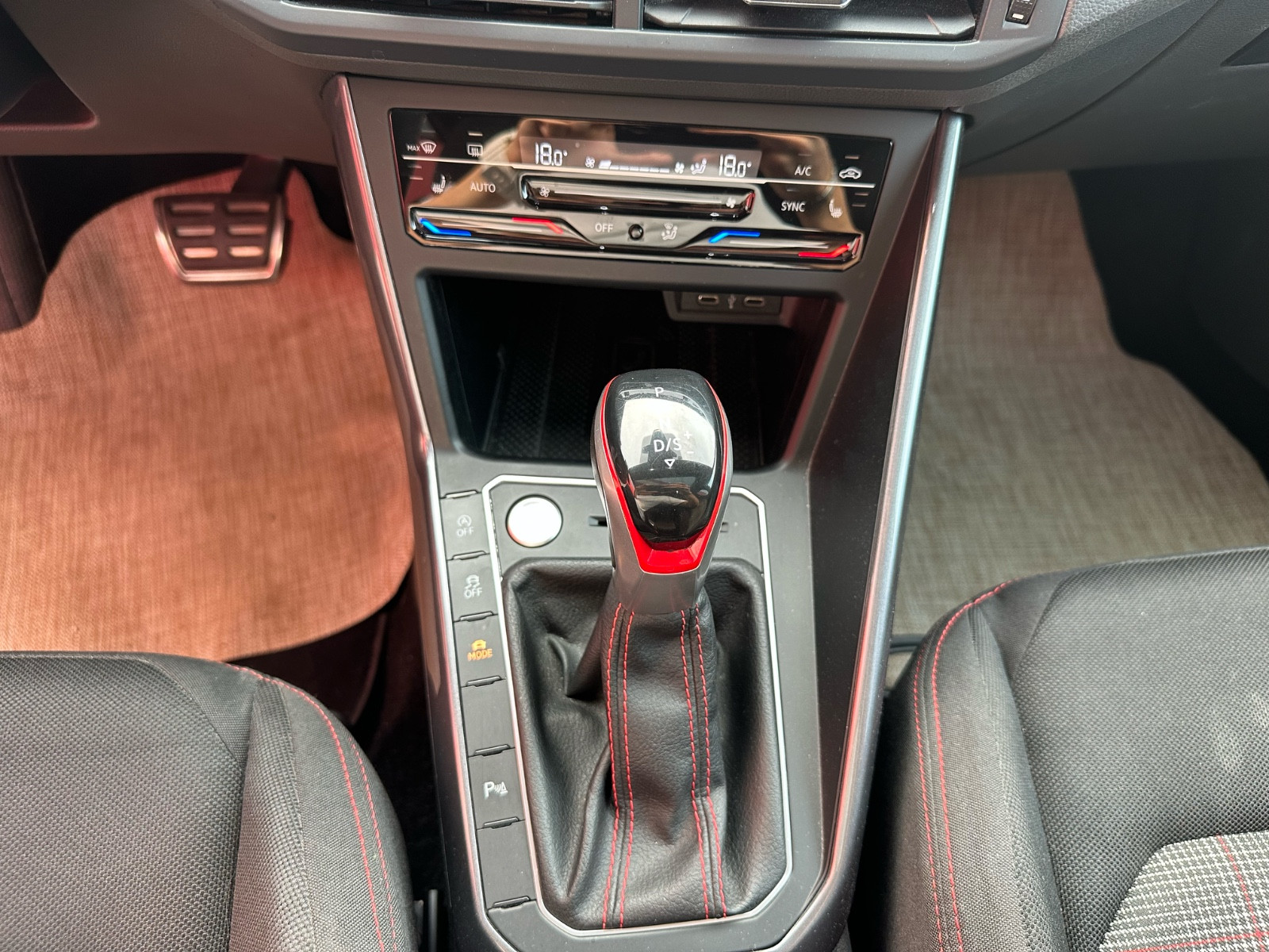 Volkswagen Polo VI 2.0 TSI 207 CH GTI – GARANTIE 12 MOIS — photo 36