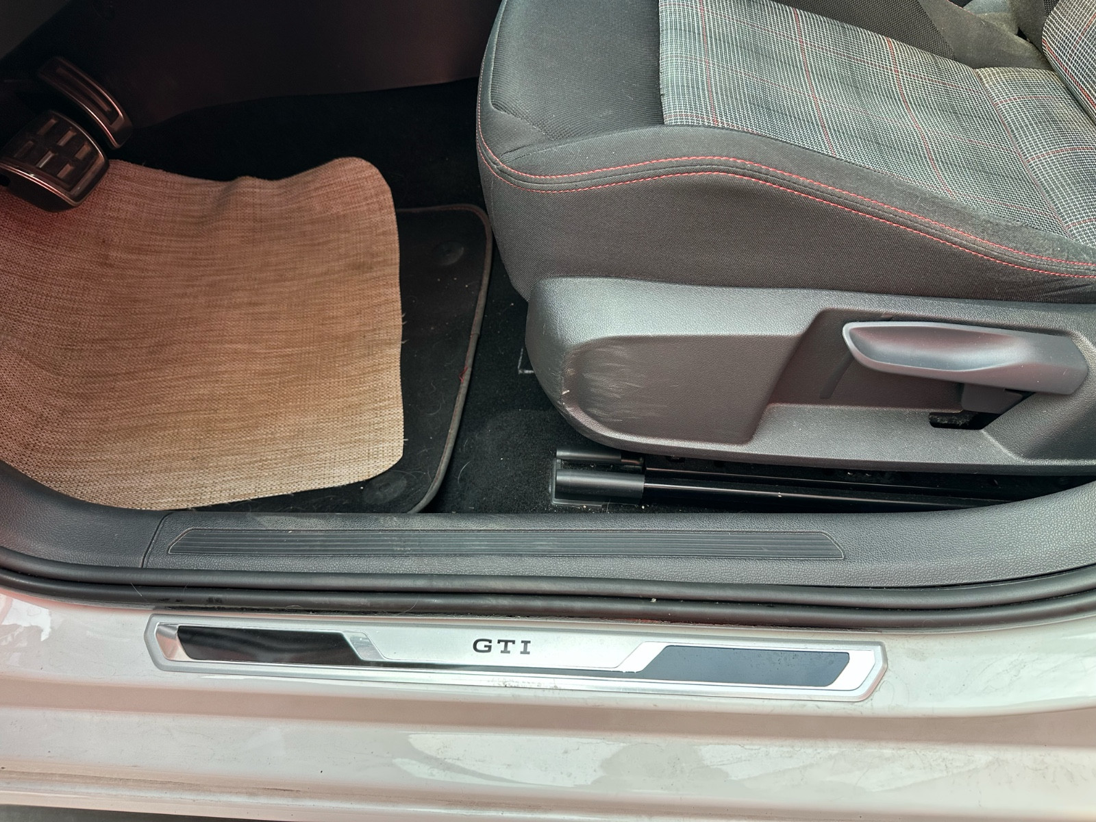 Volkswagen Polo VI 2.0 TSI 207 CH GTI – GARANTIE 12 MOIS — photo 20
