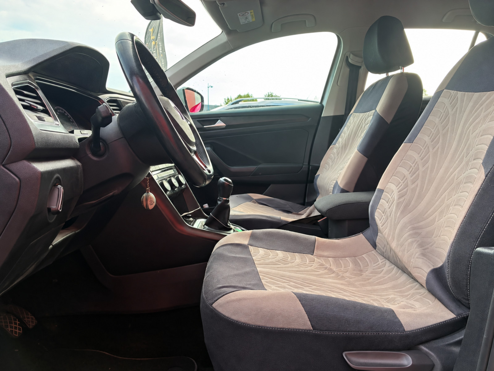 Volkswagen t-ROC Lounge 1.6 TDI 116 cv – GARANTIE 12 MOIS — photo 11