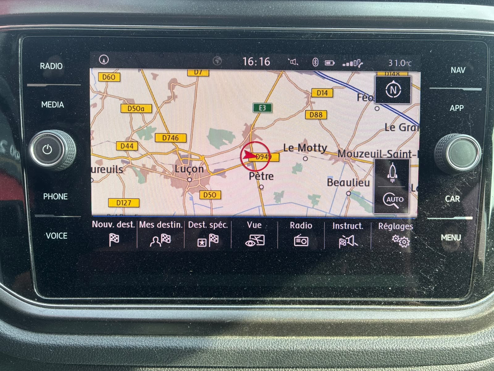 Volkswagen t-ROC Lounge 1.6 TDI 116 cv – GARANTIE 12 MOIS — photo 28