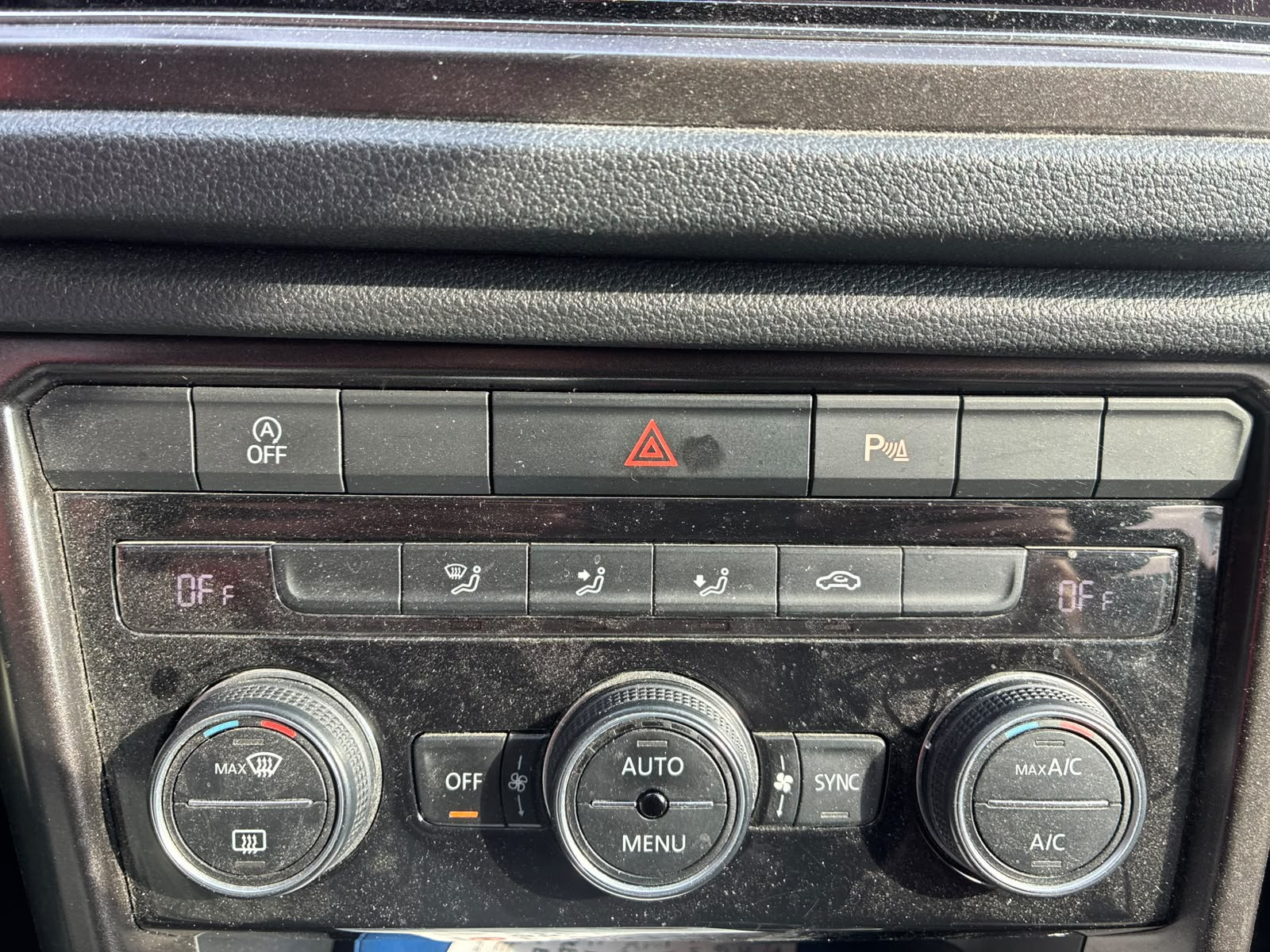 Volkswagen t-ROC Lounge 1.6 TDI 116 cv – GARANTIE 12 MOIS — photo 31